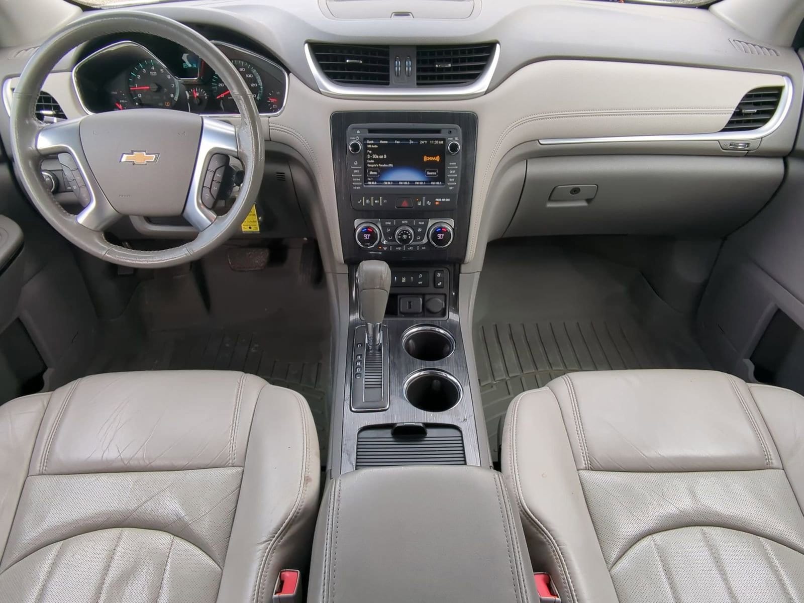 Thumbnail: 2015 Chevrolet Traverse - 15