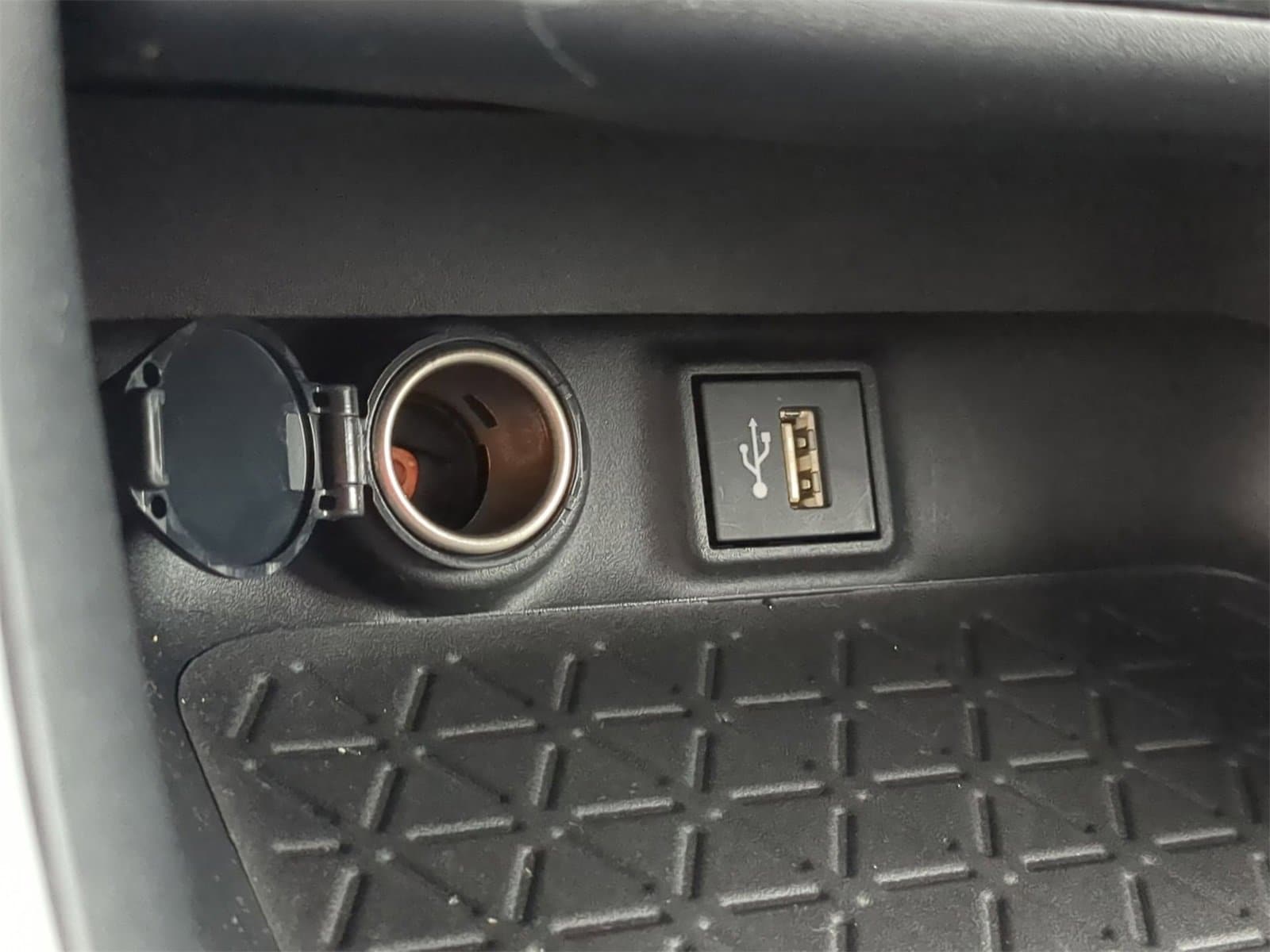 Thumbnail: 2023 Toyota RAV4 - 36