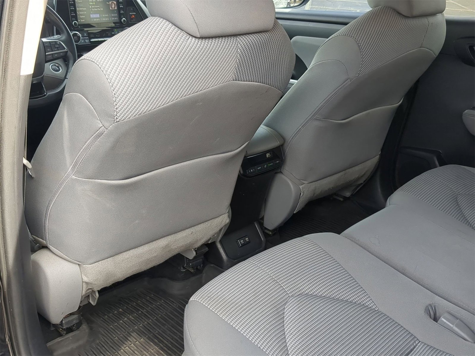 Thumbnail: 2021 Toyota Highlander - 25