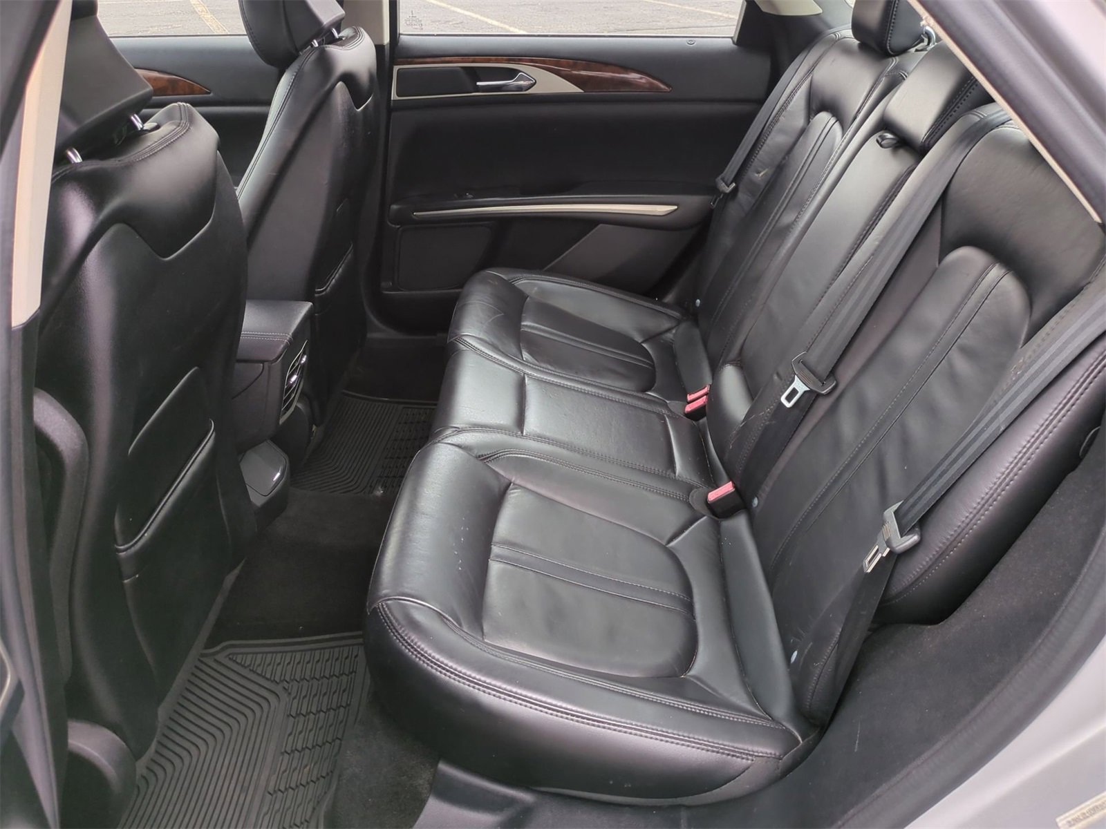 Thumbnail: 2015 Lincoln MKZ - 18