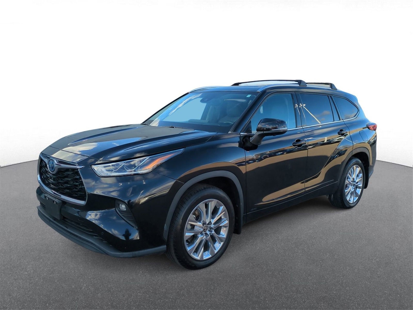 Thumbnail: 2023 Toyota Highlander - 4