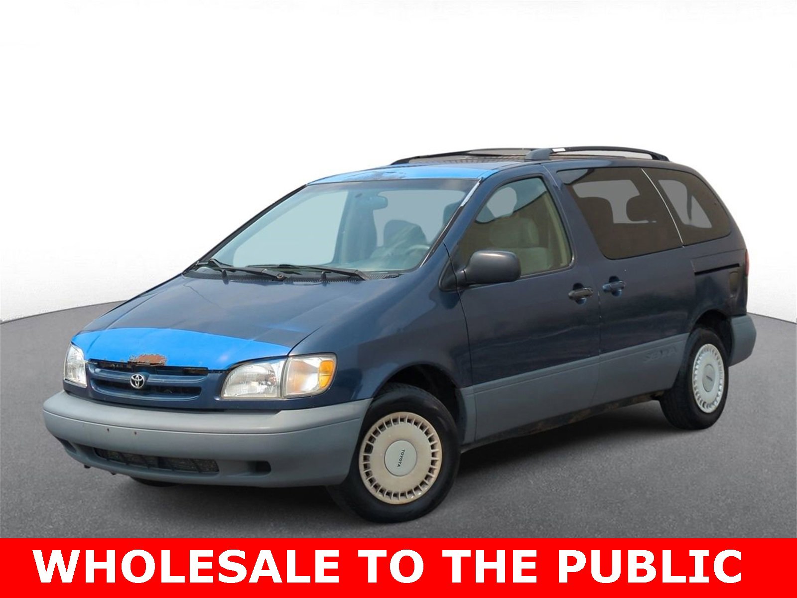 2000 Toyota Sienna LE -
                  Troy, MI