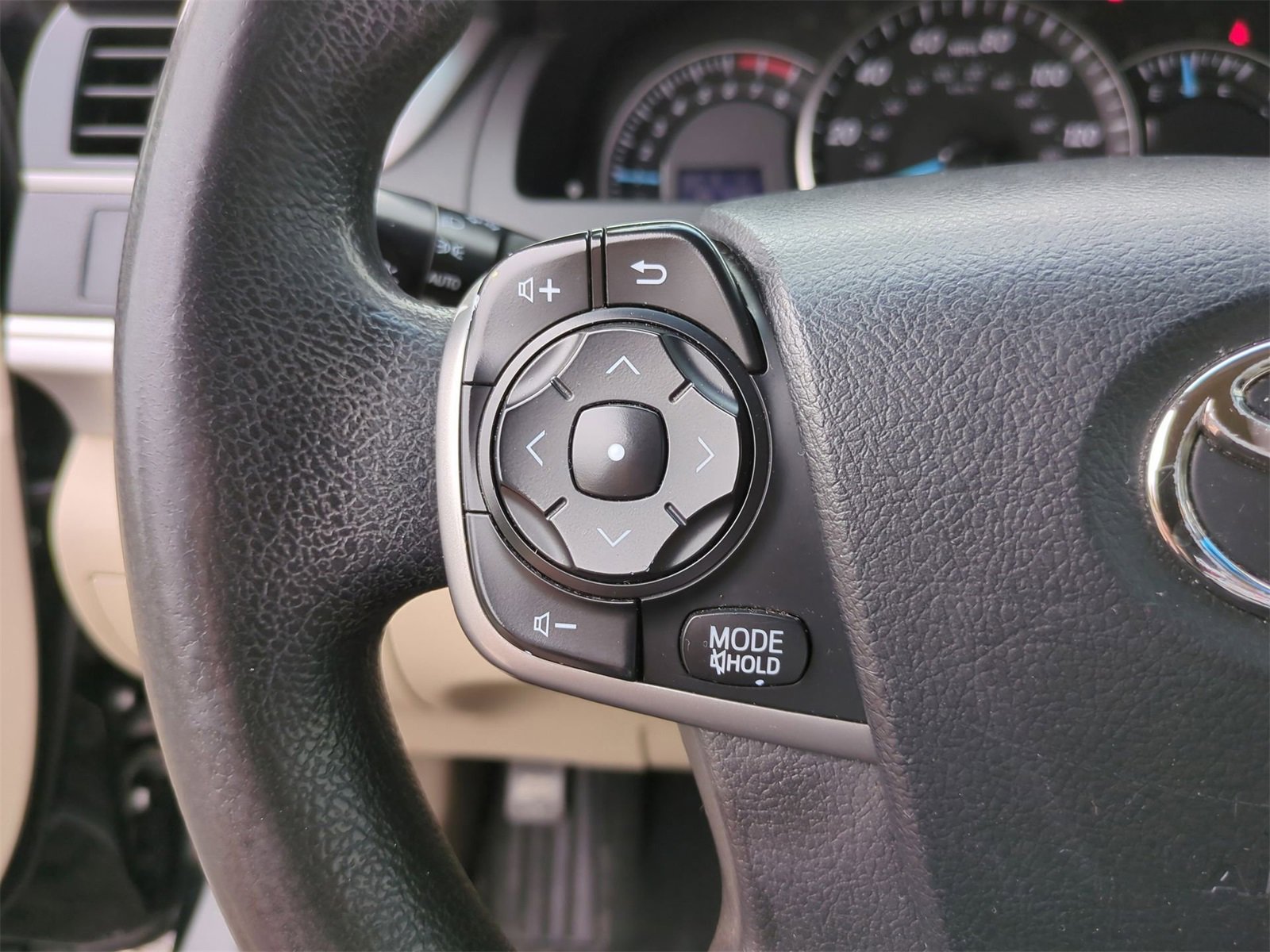 Thumbnail: 2012 Toyota Camry - 21