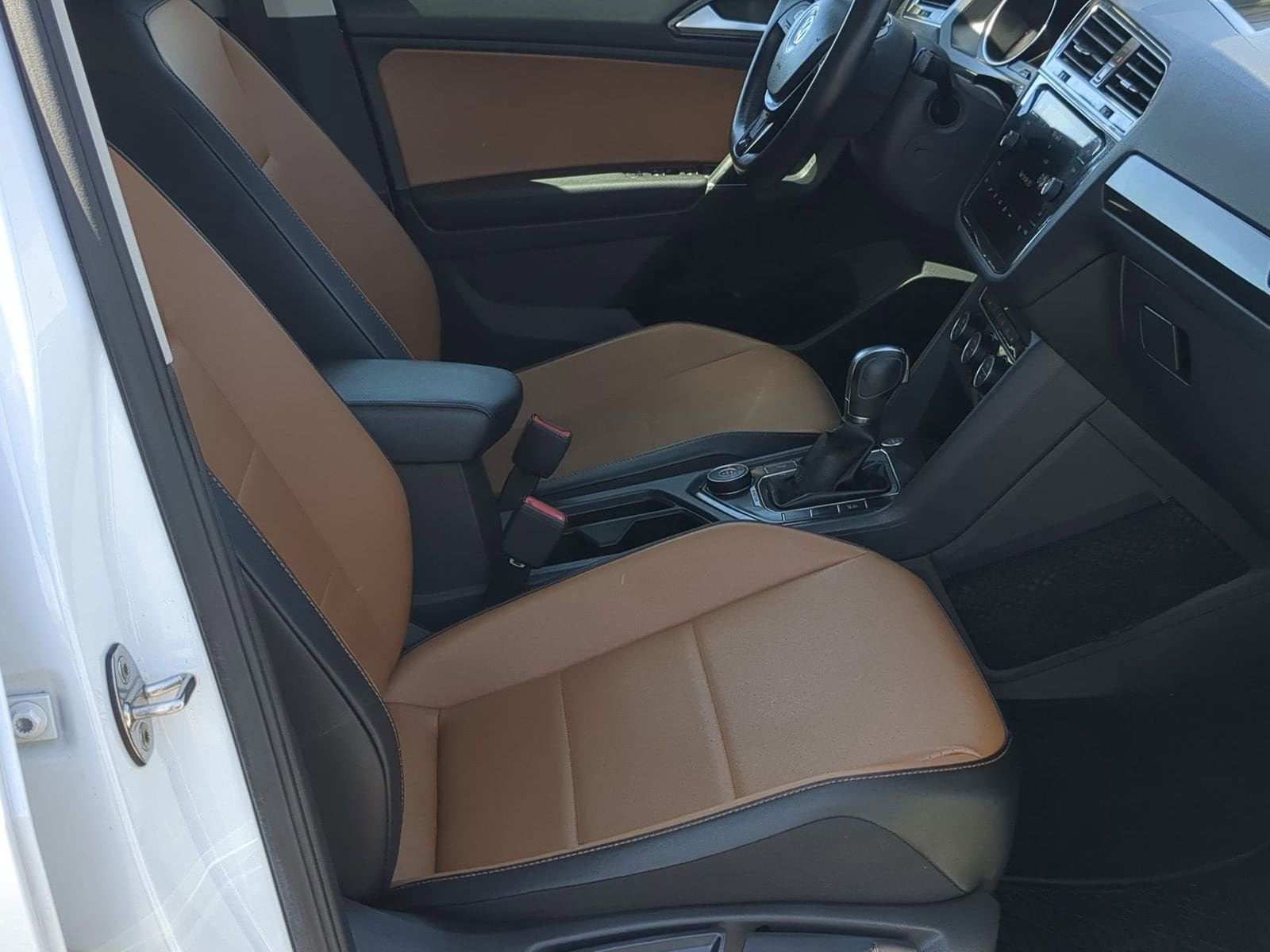 Thumbnail: 2018 Volkswagen Tiguan - 21