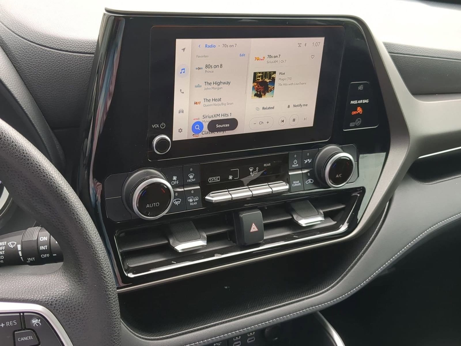 Thumbnail: 2023 Toyota Highlander - 27