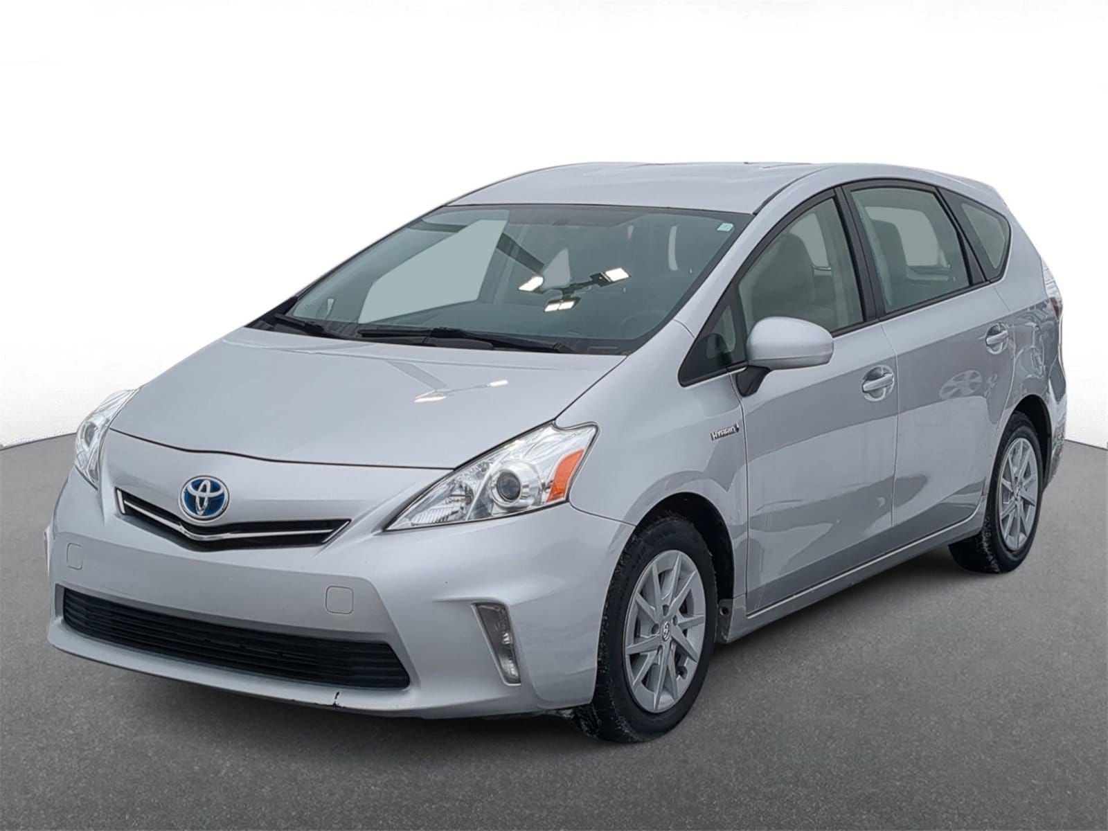 Thumbnail: 2012 Toyota Prius v - 4