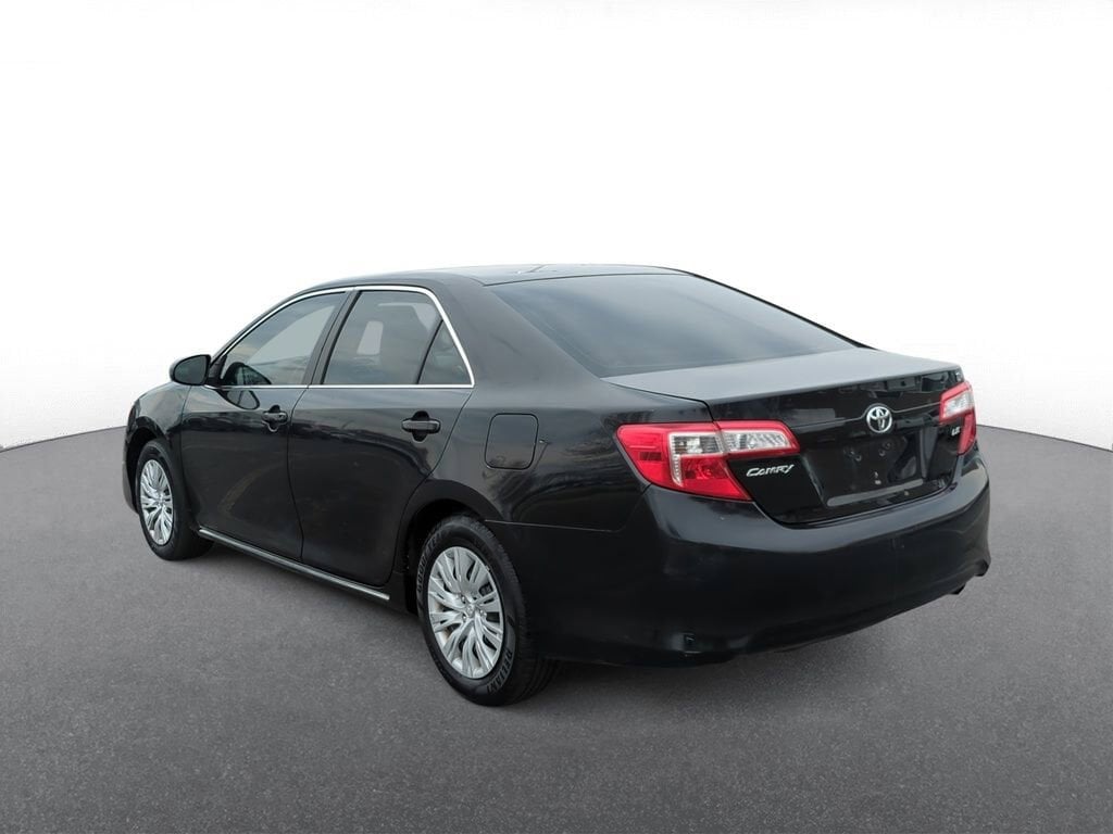 Thumbnail: 2012 Toyota Camry - 6