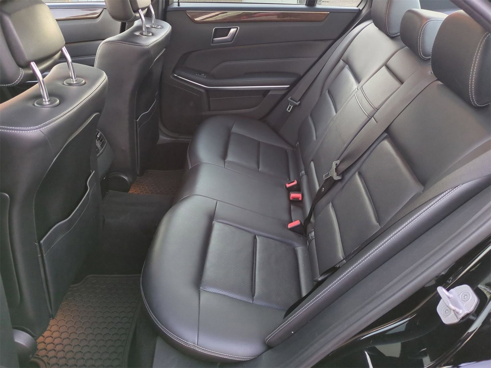 Thumbnail: 2014 Mercedes-Benz E-Class - 20