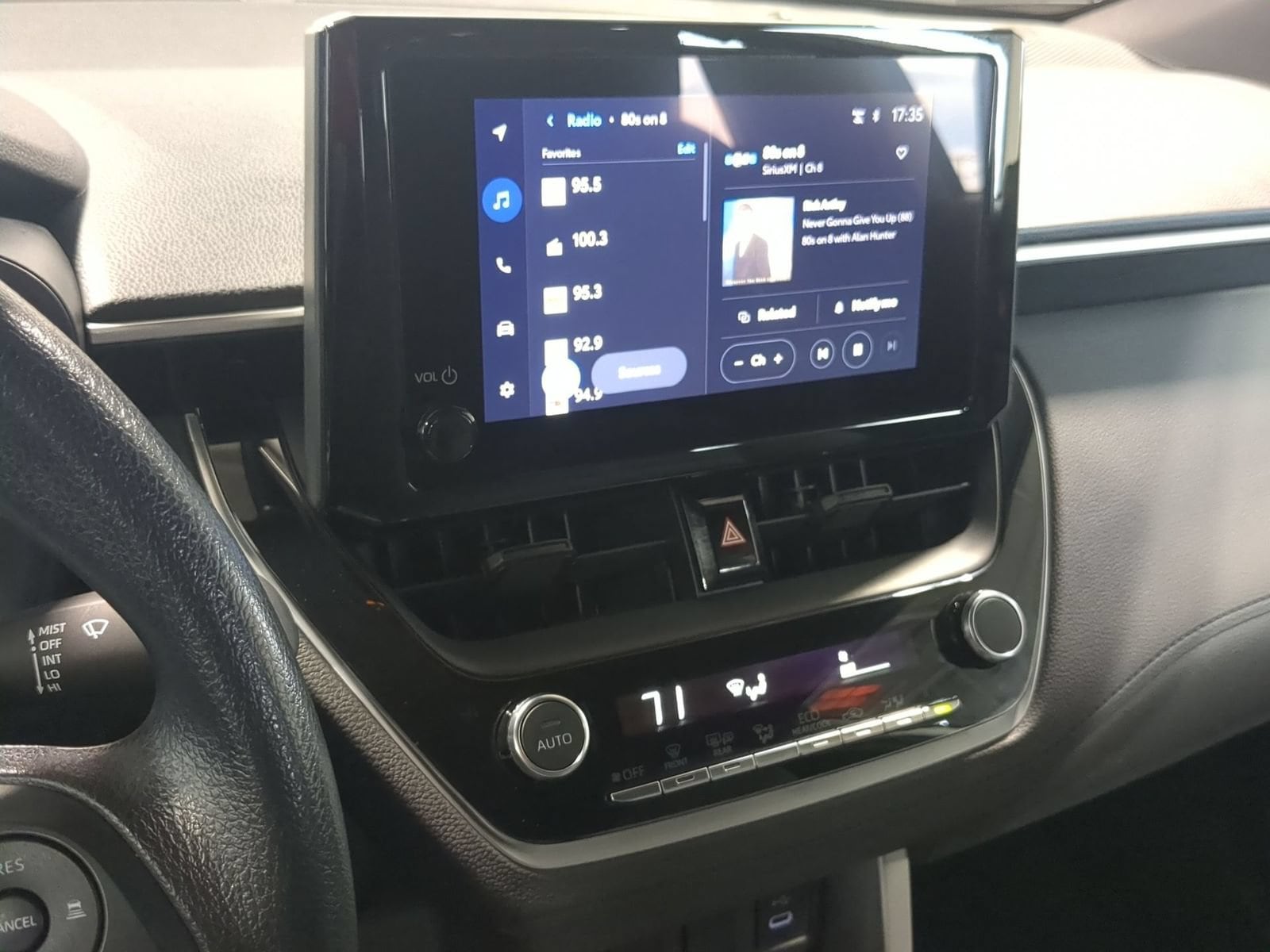2024 Toyota Corolla Cross S - Photo 27