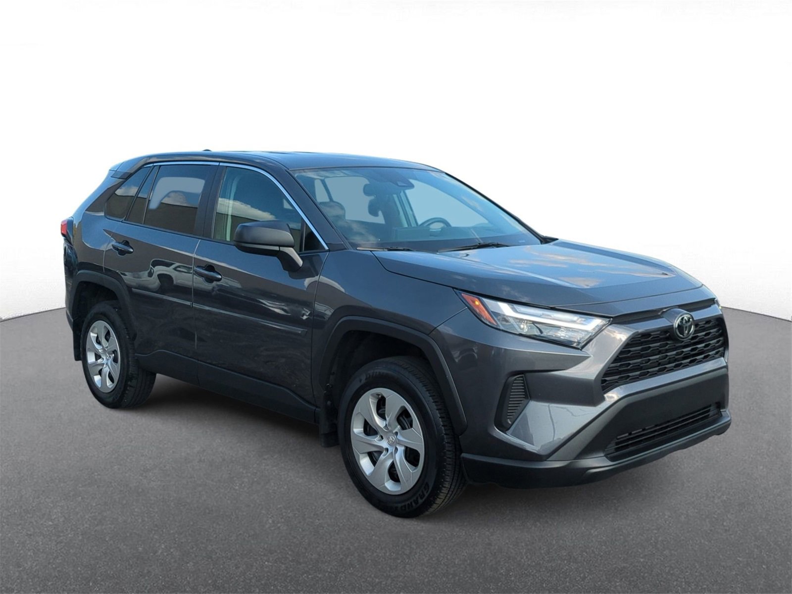 2023 Toyota RAV4 LE photo 2
