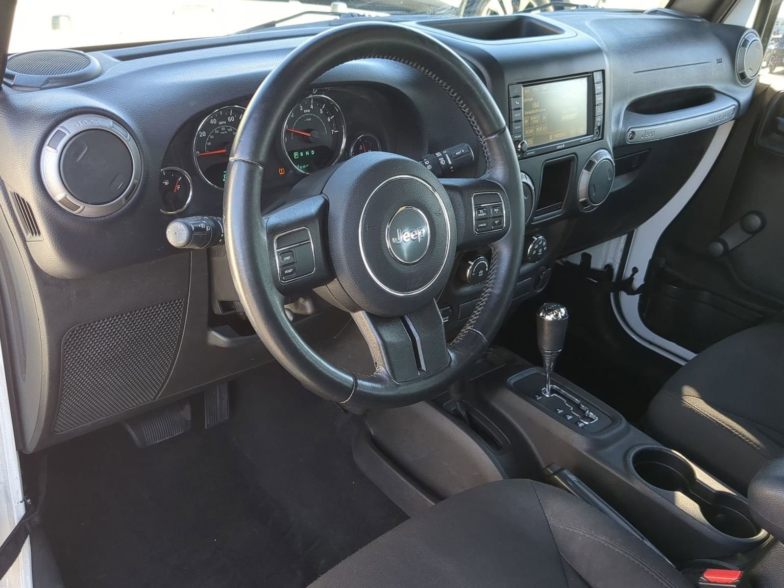 Thumbnail: 2015 Jeep Wrangler - 10