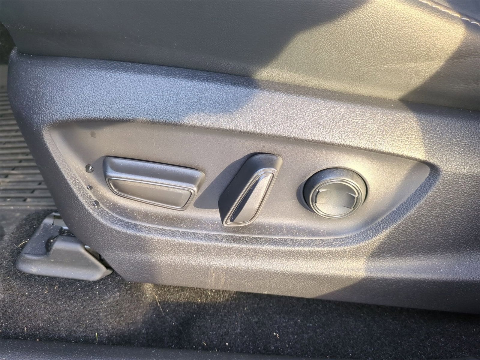 Thumbnail: 2025 Toyota Crown Signia - 16