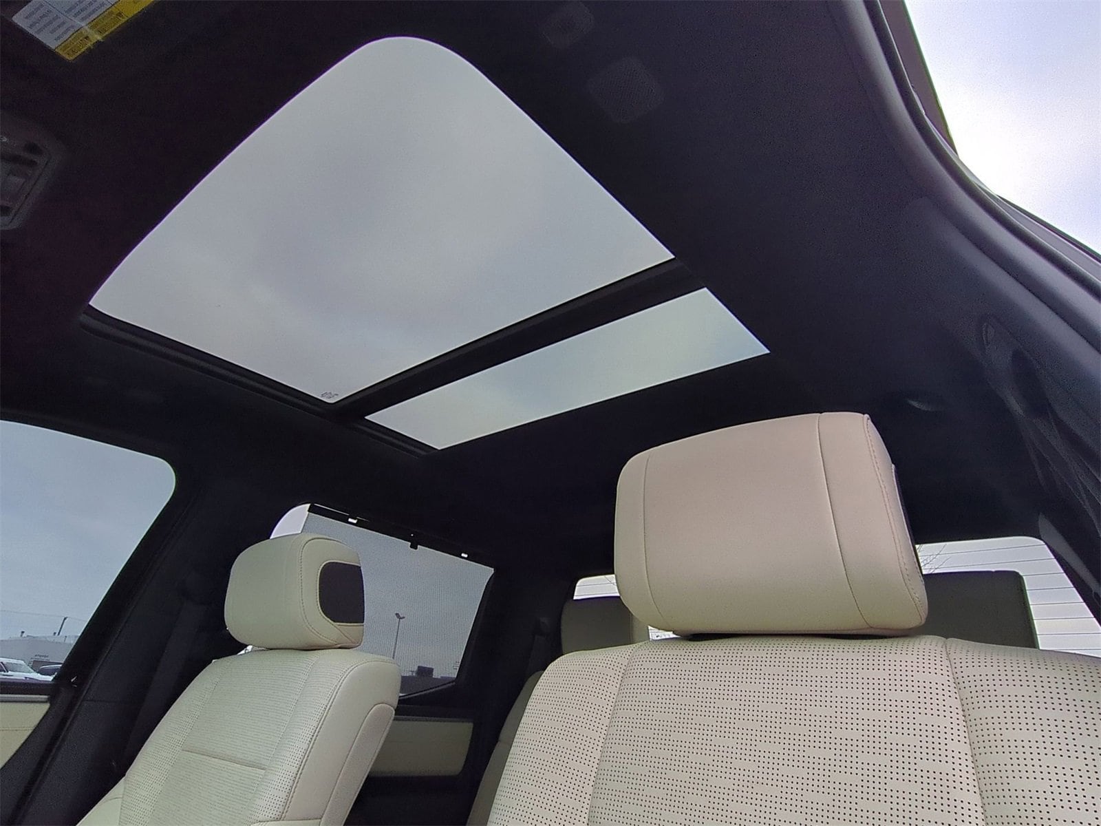 Thumbnail: 2023 Toyota Tundra - 19