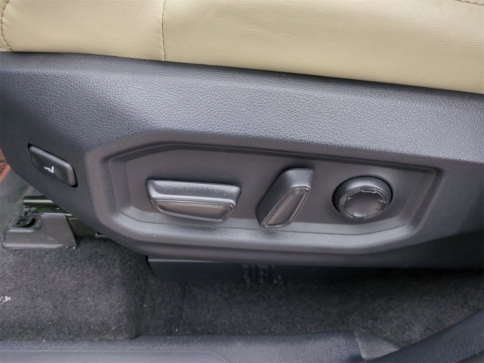 Thumbnail: 2023 Toyota Tundra - 17