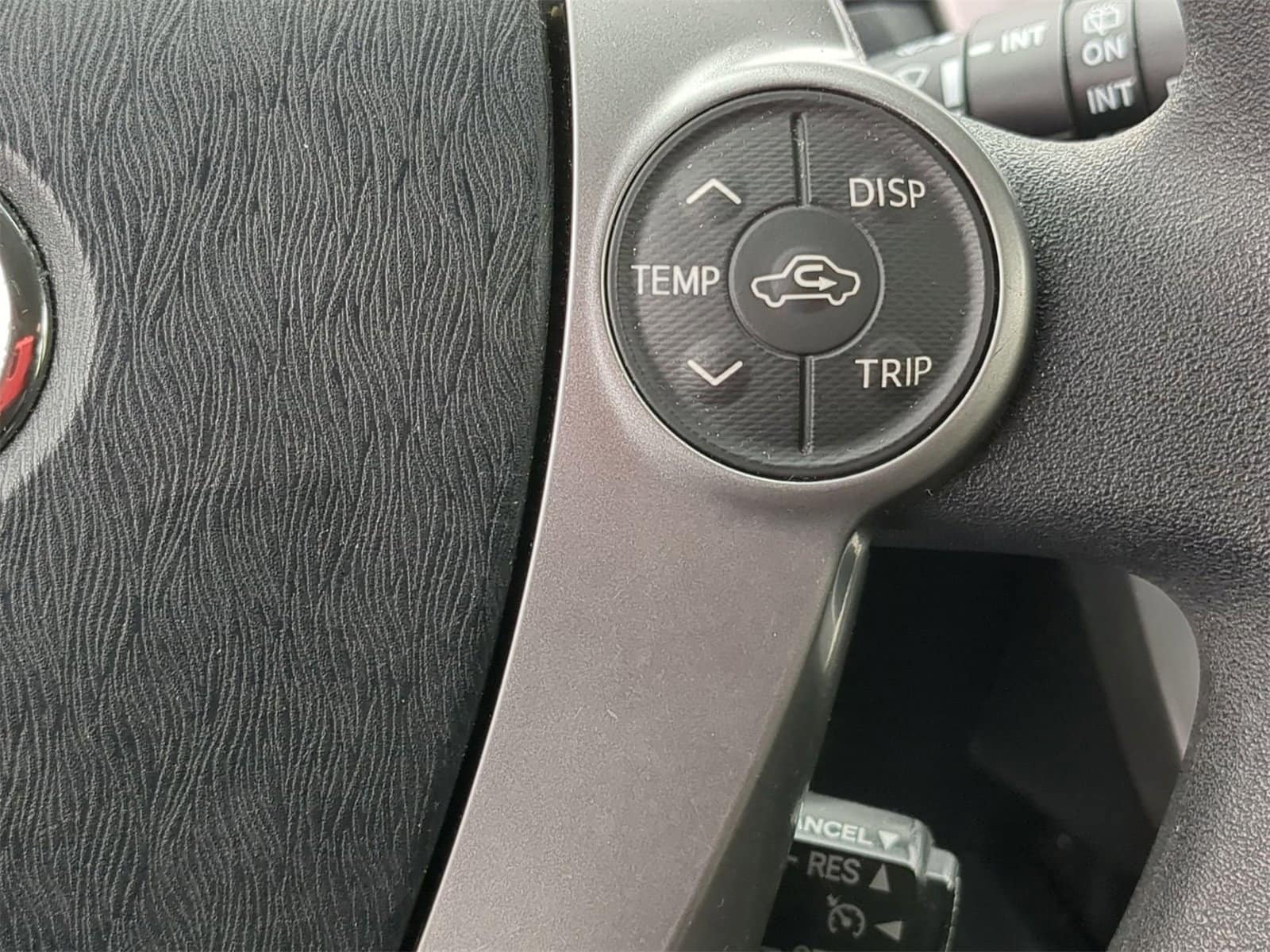 Thumbnail: 2017 Toyota Prius v - 24