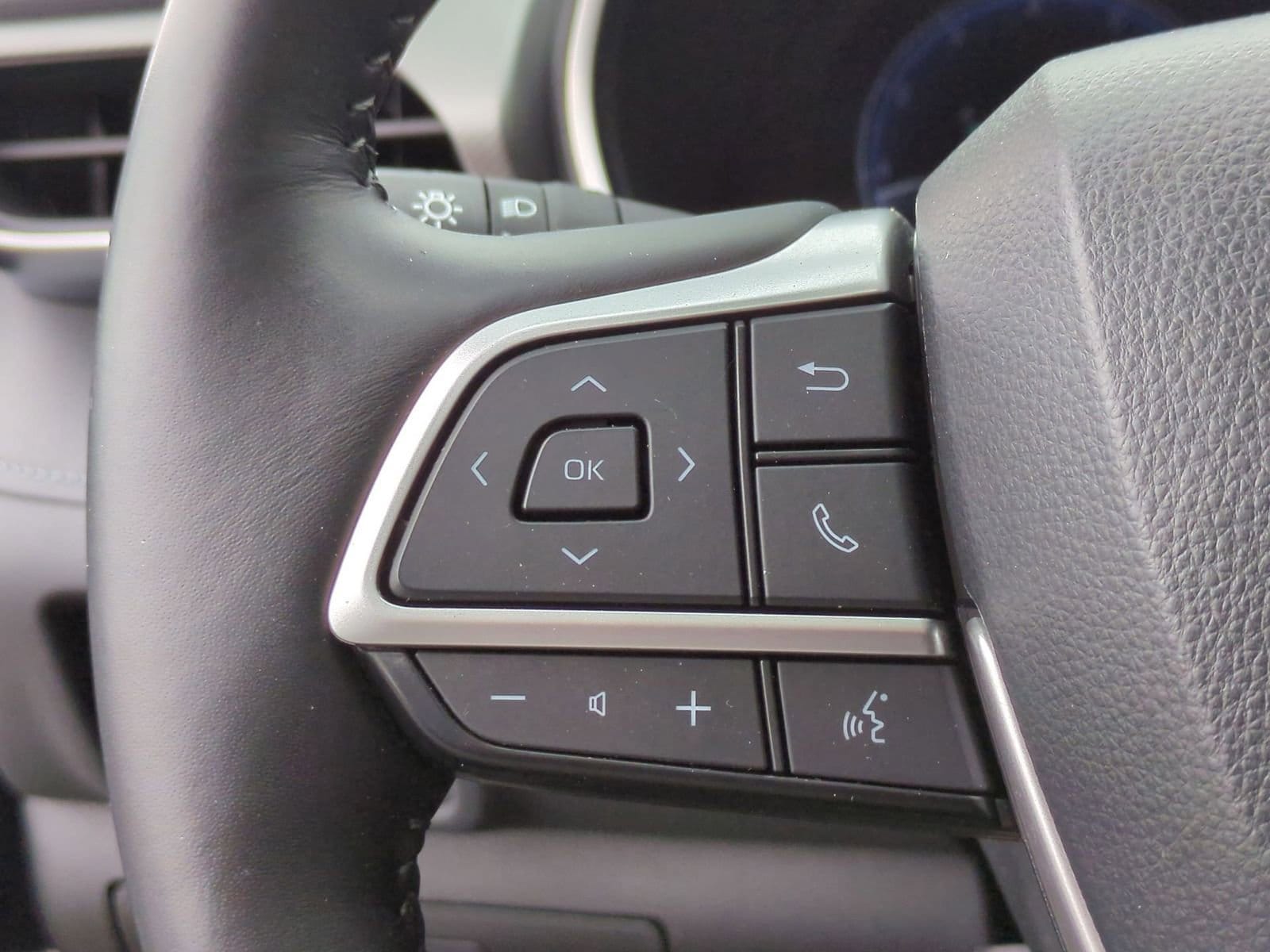 Thumbnail: 2024 Toyota Highlander - 25