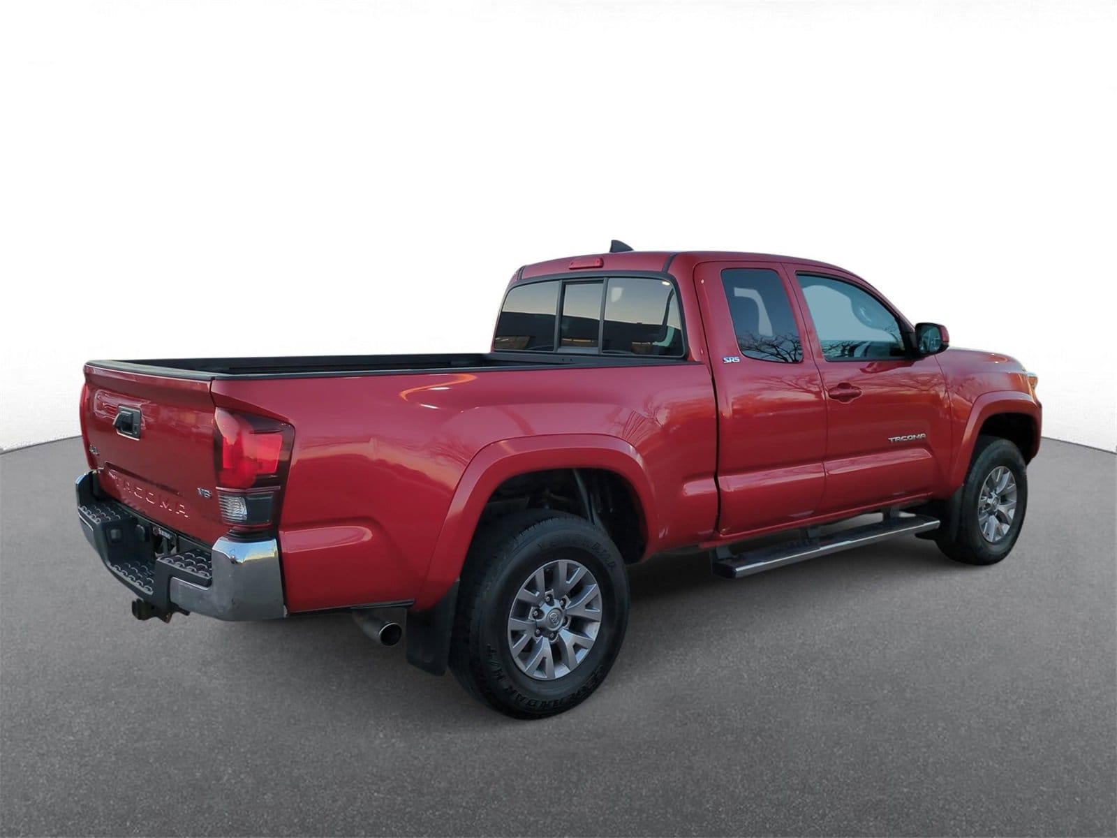 Thumbnail: 2018 Toyota Tacoma - 8