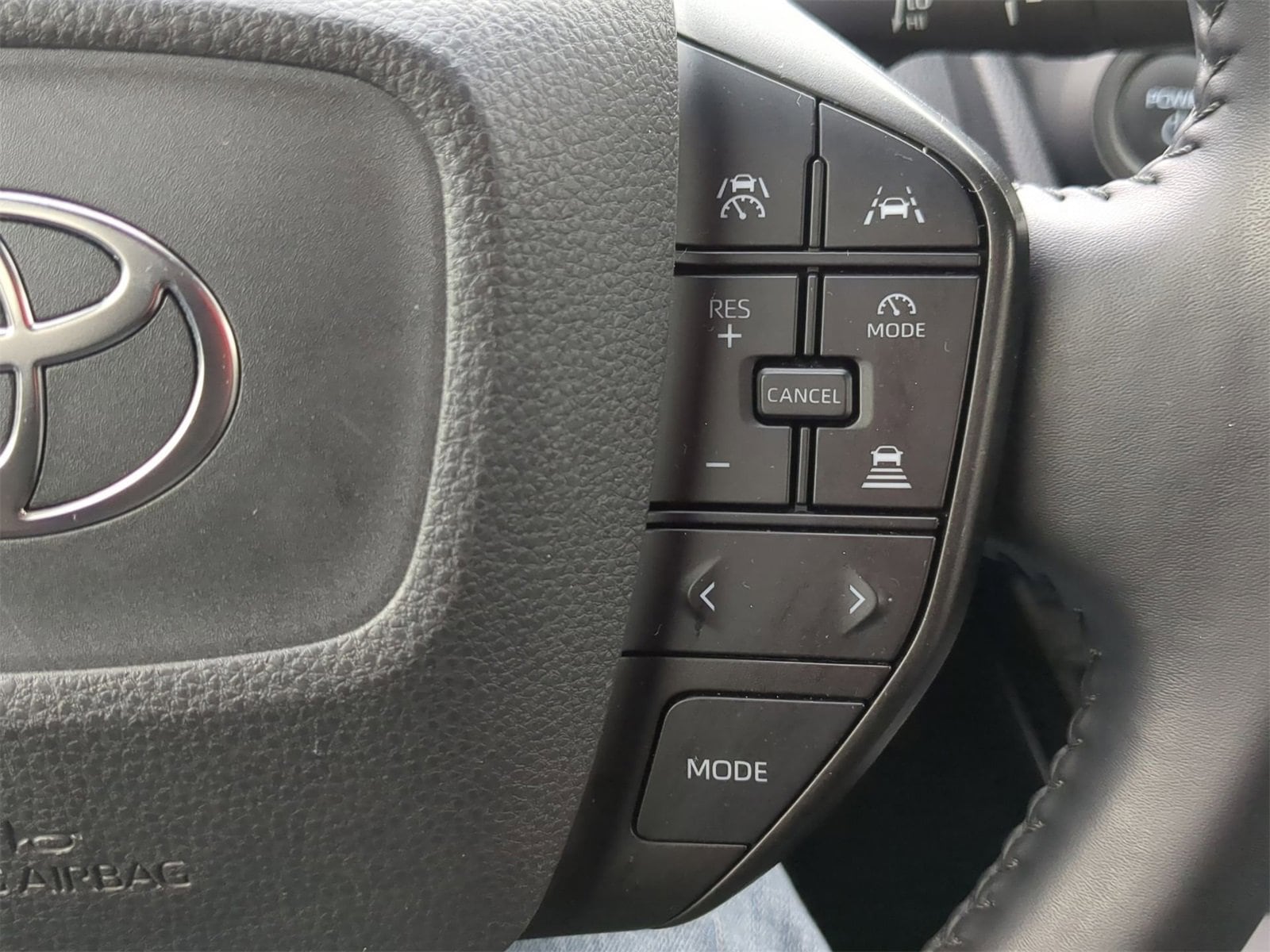 Thumbnail: 2024 Toyota Prius - 31