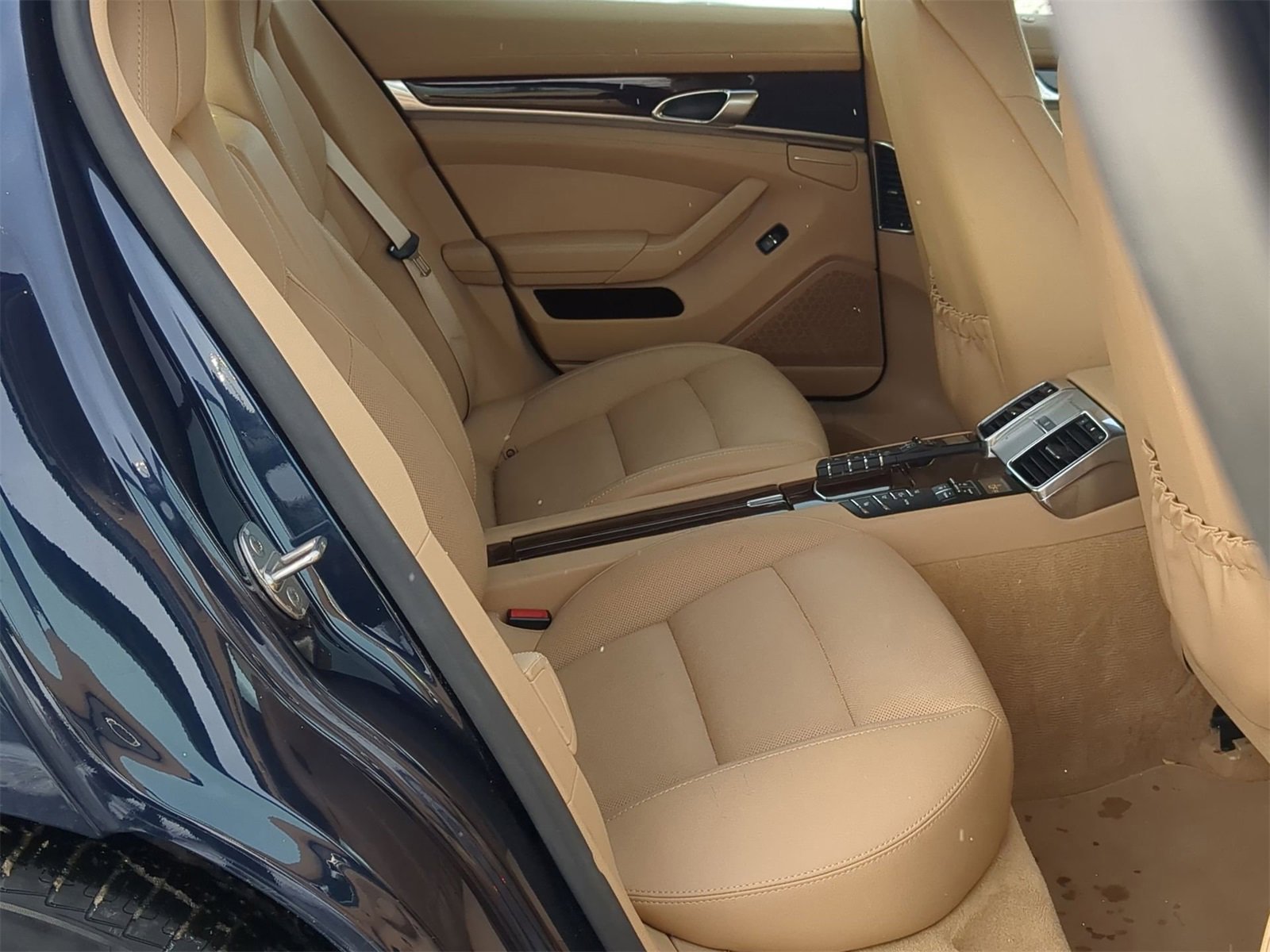 Thumbnail: 2015 Porsche Panamera - 21