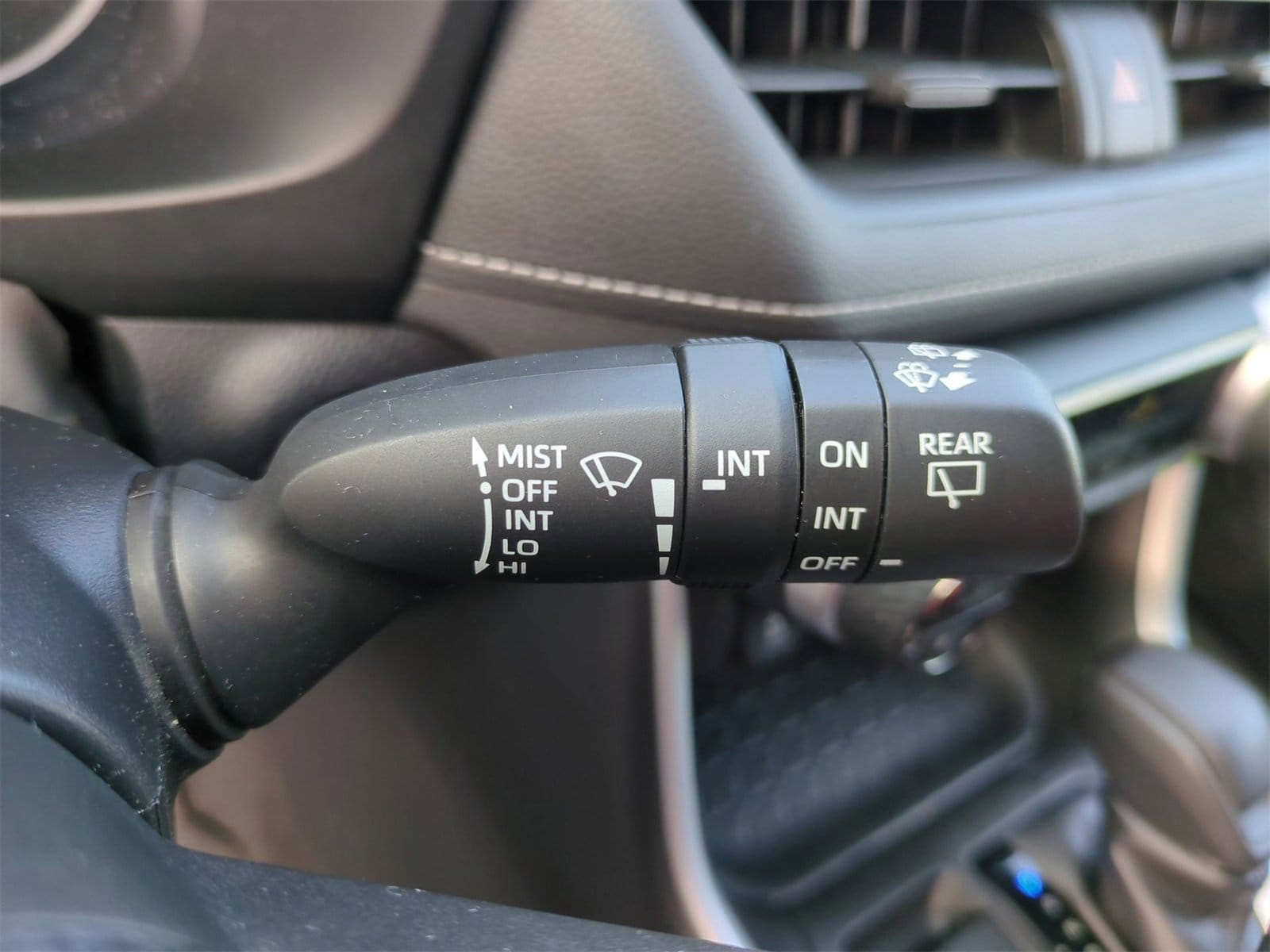 Thumbnail: 2020 Toyota RAV4 - 26