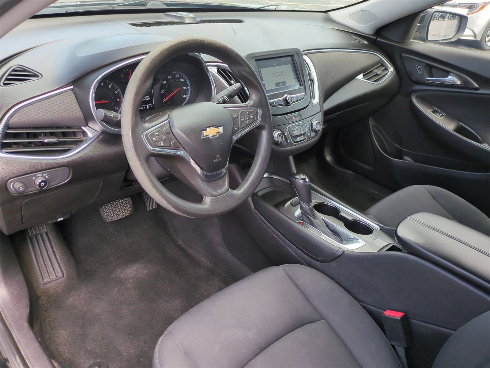 Thumbnail: 2016 Chevrolet Malibu - 10