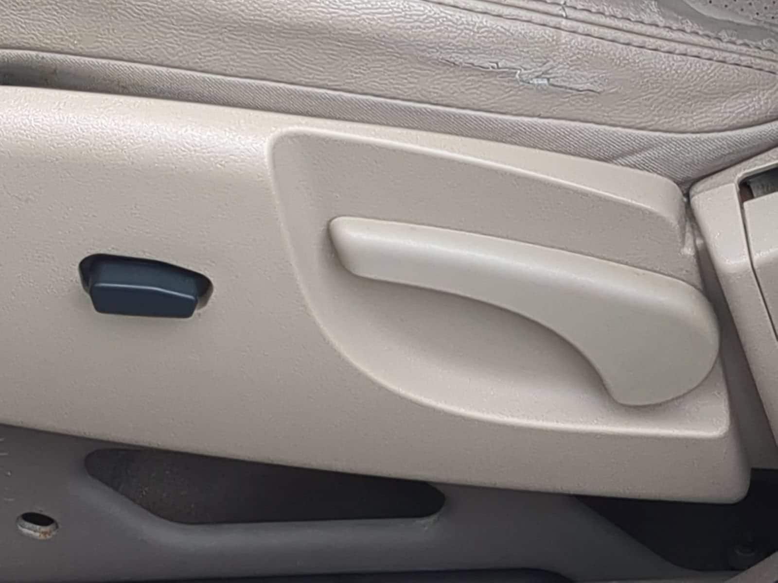 Thumbnail: 2009 Jeep Liberty - 17