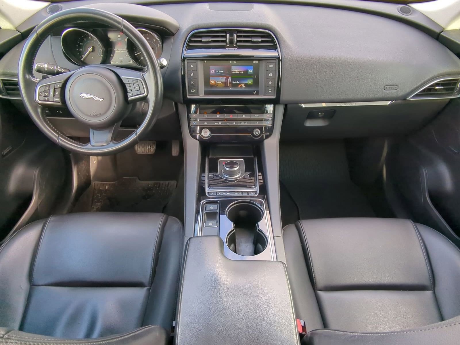 Thumbnail: 2017 Jaguar F-Pace - 22