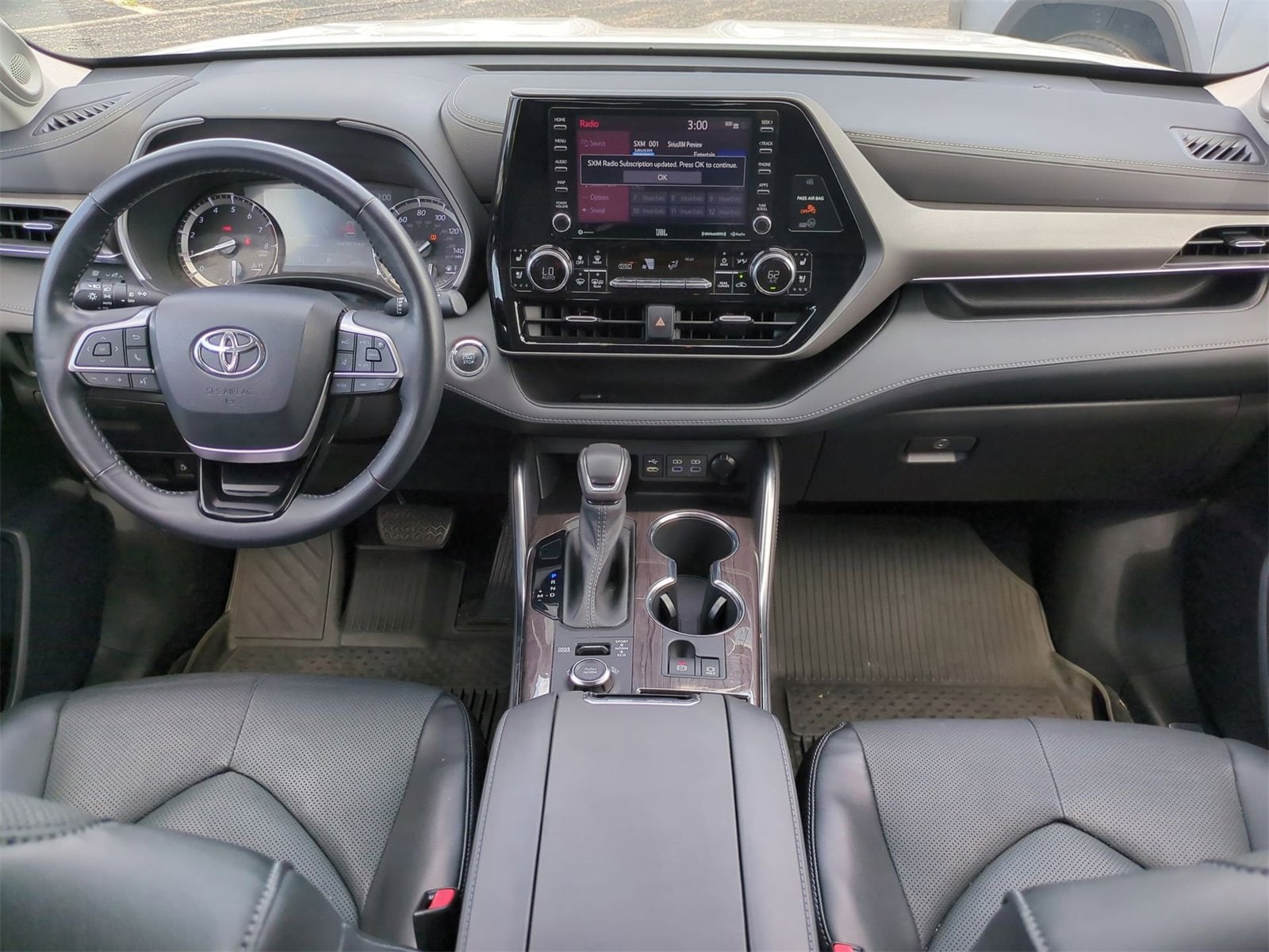 Thumbnail: 2022 Toyota Highlander - 14