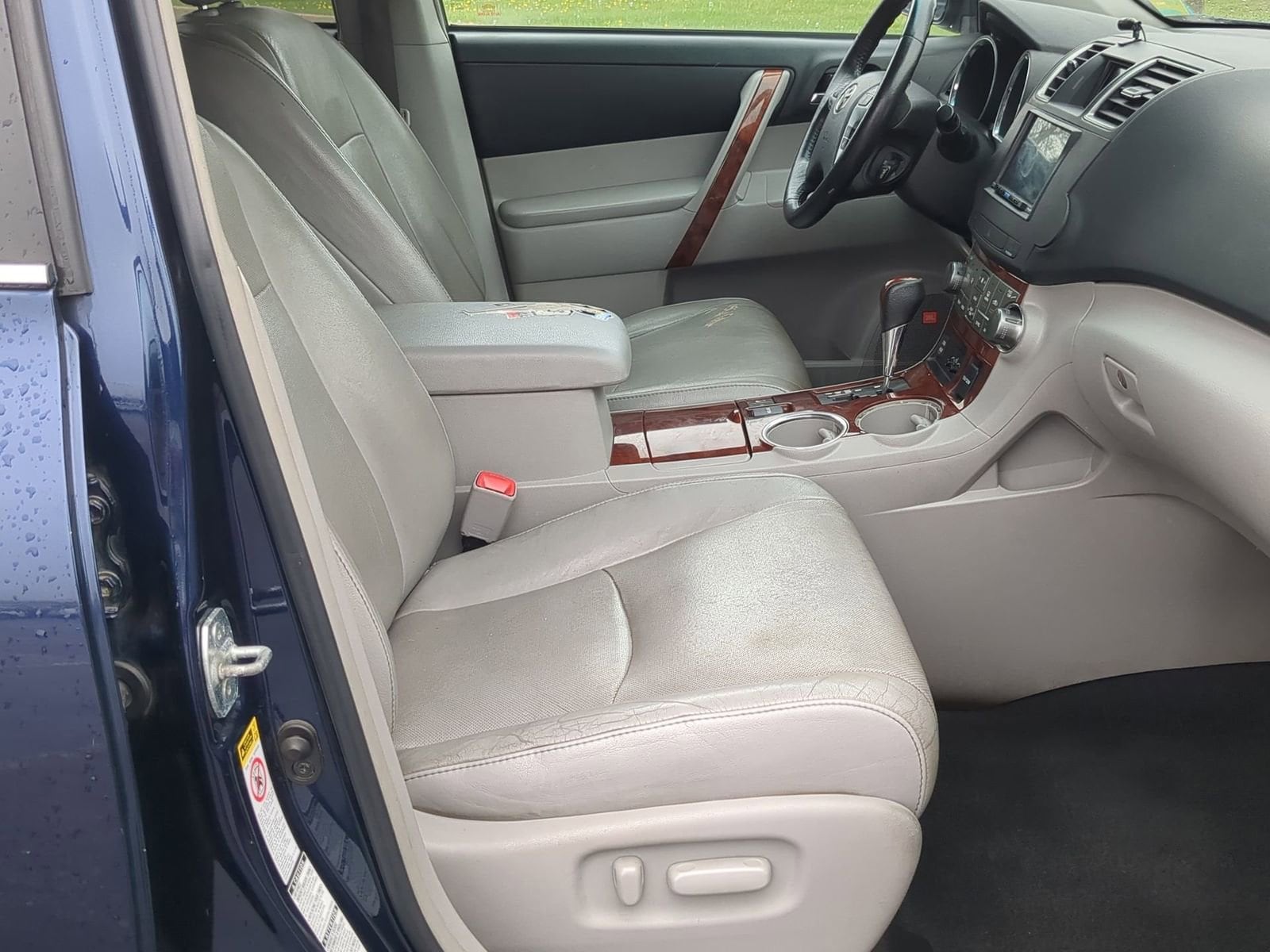 Thumbnail: 2012 Toyota Highlander - 21