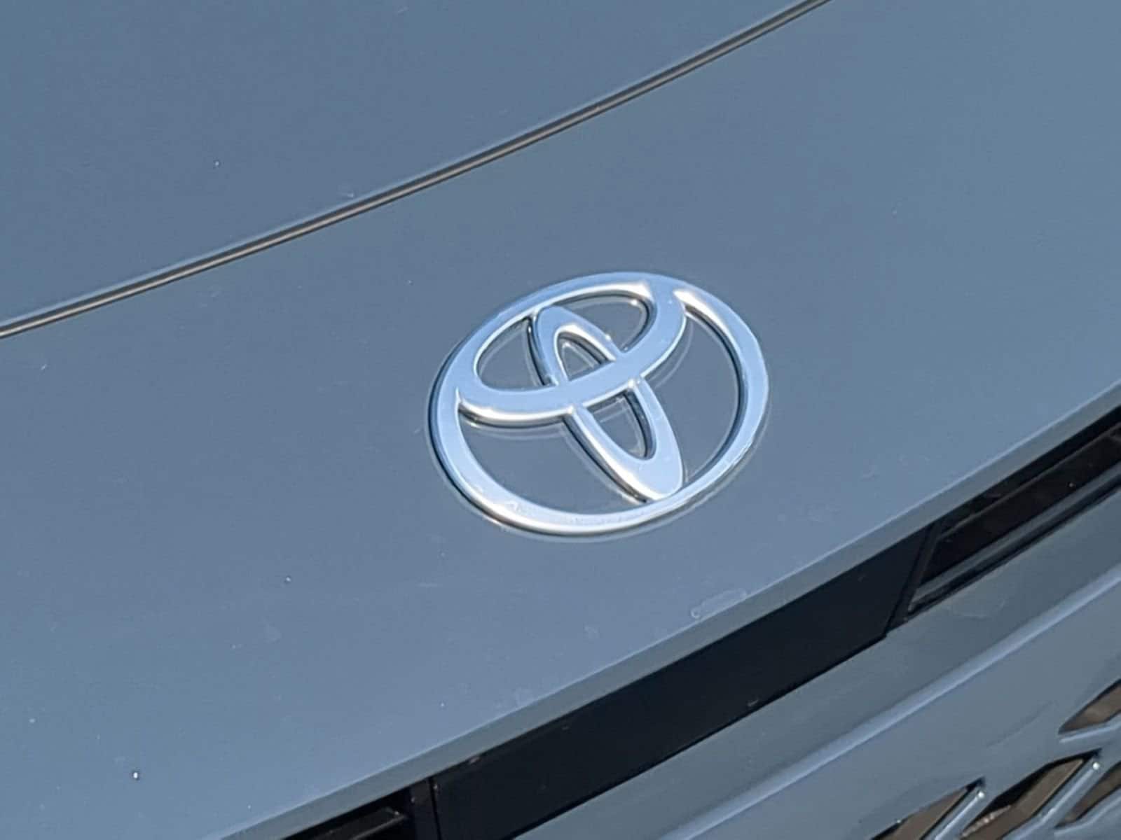 2026 Toyota Crown Signia Limited - Photo 12