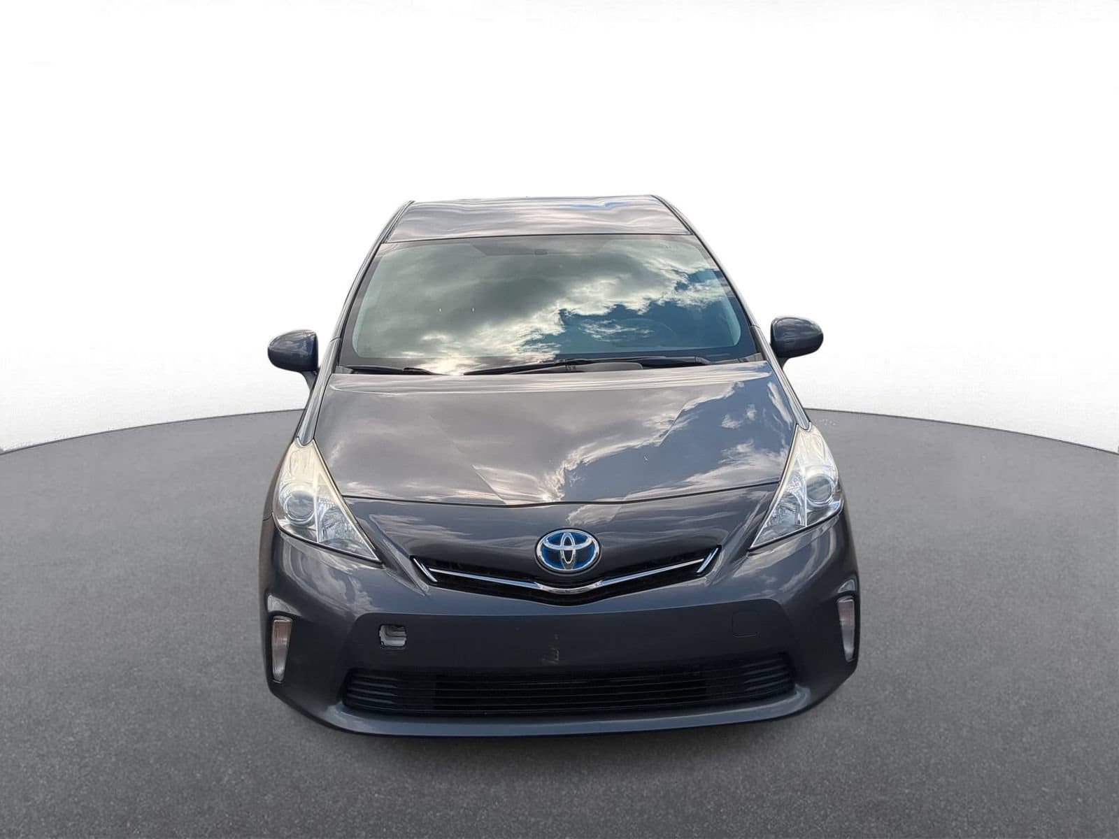 Thumbnail: 2013 Toyota Prius v - 3
