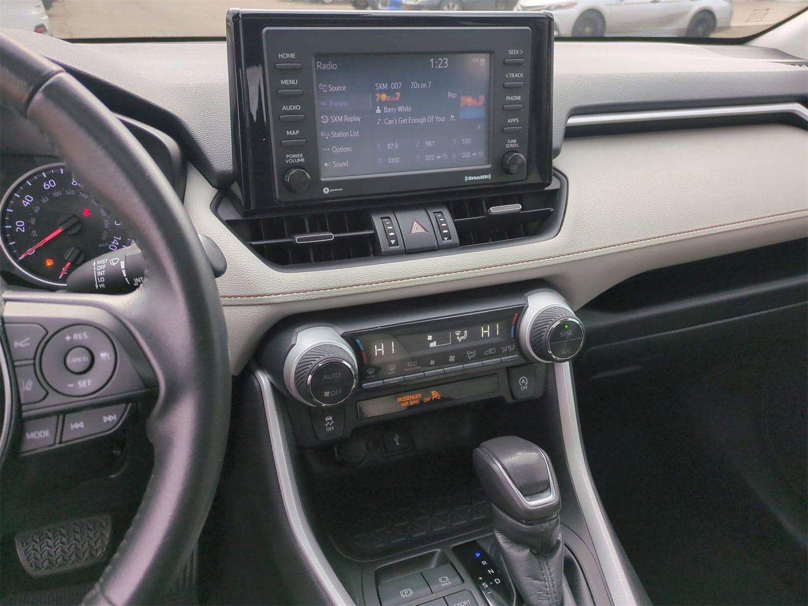 Thumbnail: 2020 Toyota RAV4 - 28