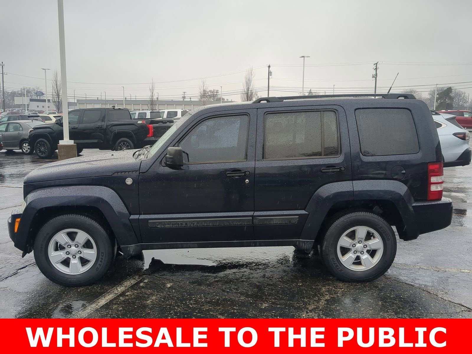 Thumbnail: 2011 Jeep Liberty - 11