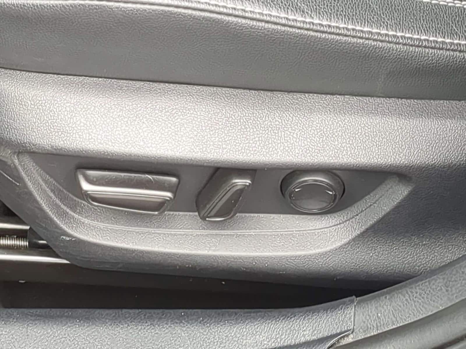 Thumbnail: 2025 Toyota Camry - 17