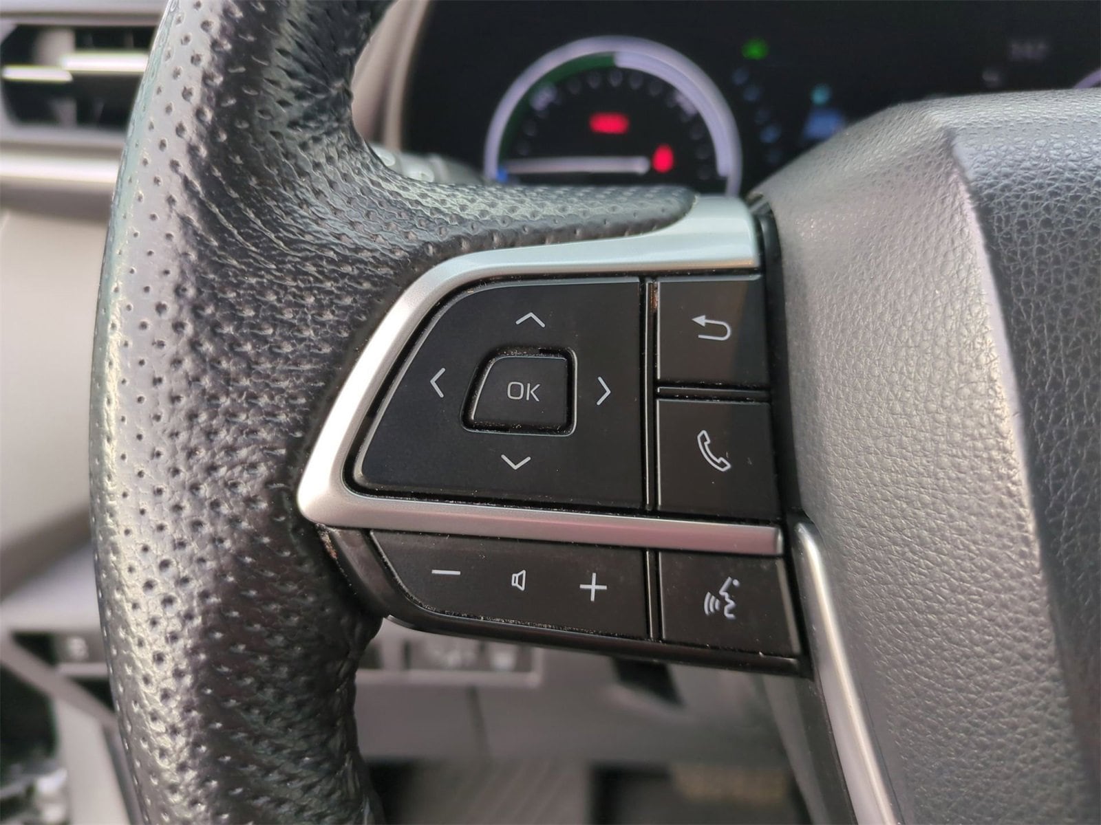 Thumbnail: 2024 Toyota Sienna - 23