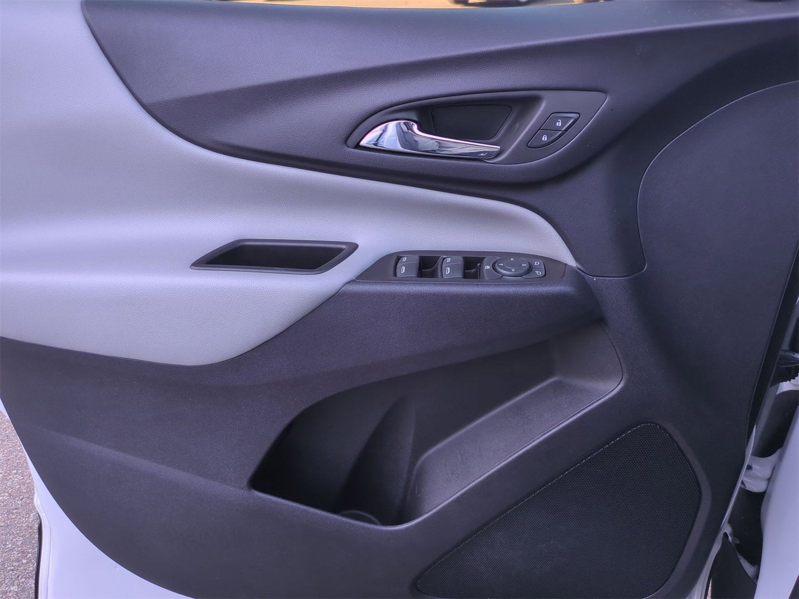 Thumbnail: 2023 Chevrolet Equinox - 29