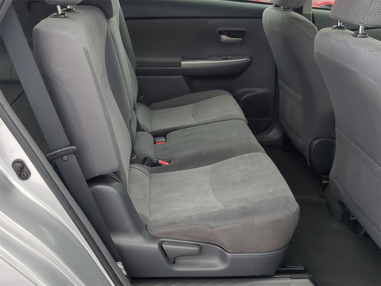 Thumbnail: 2012 Toyota Prius v - 27