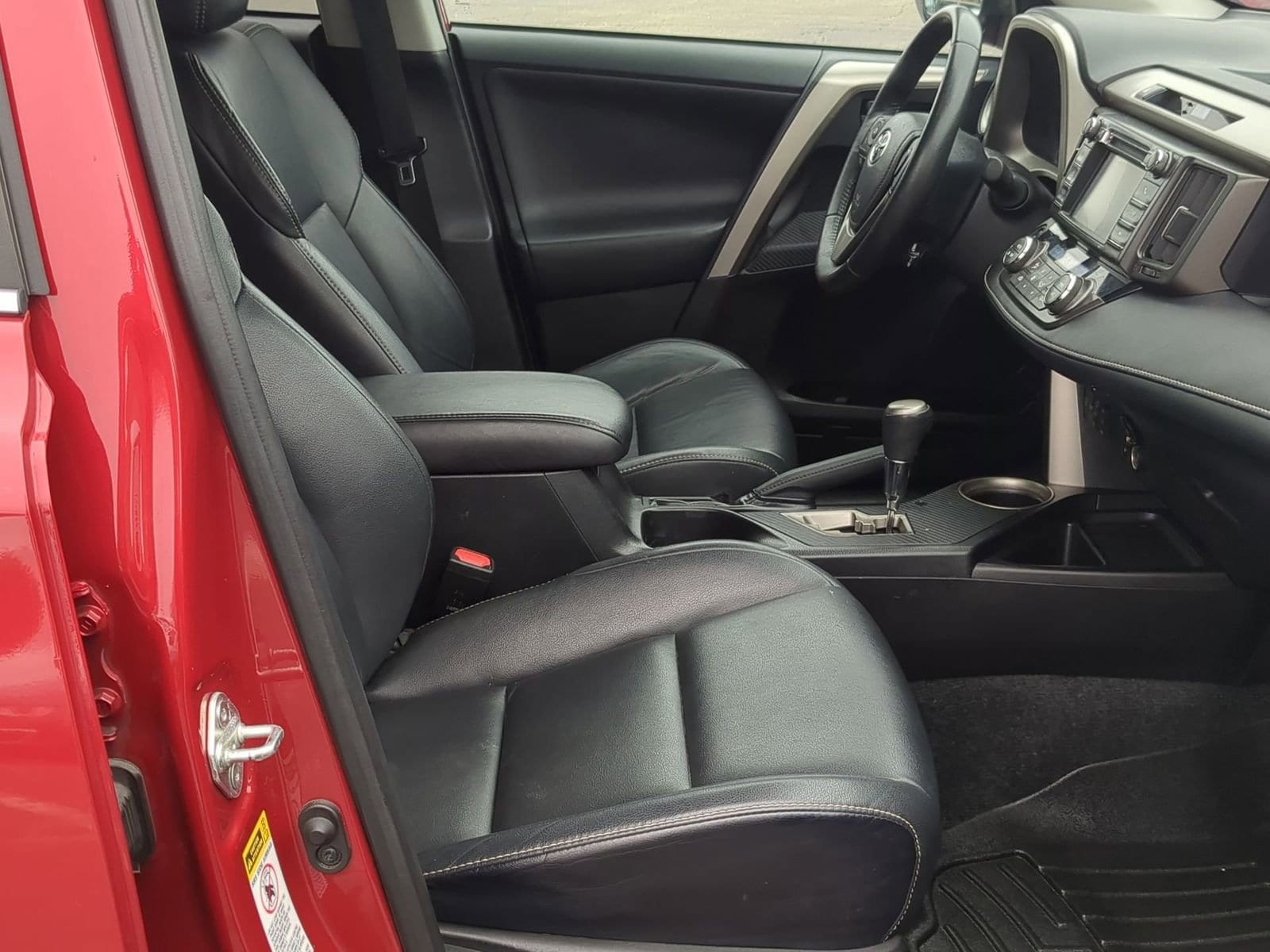 Thumbnail: 2013 Toyota RAV4 - 21