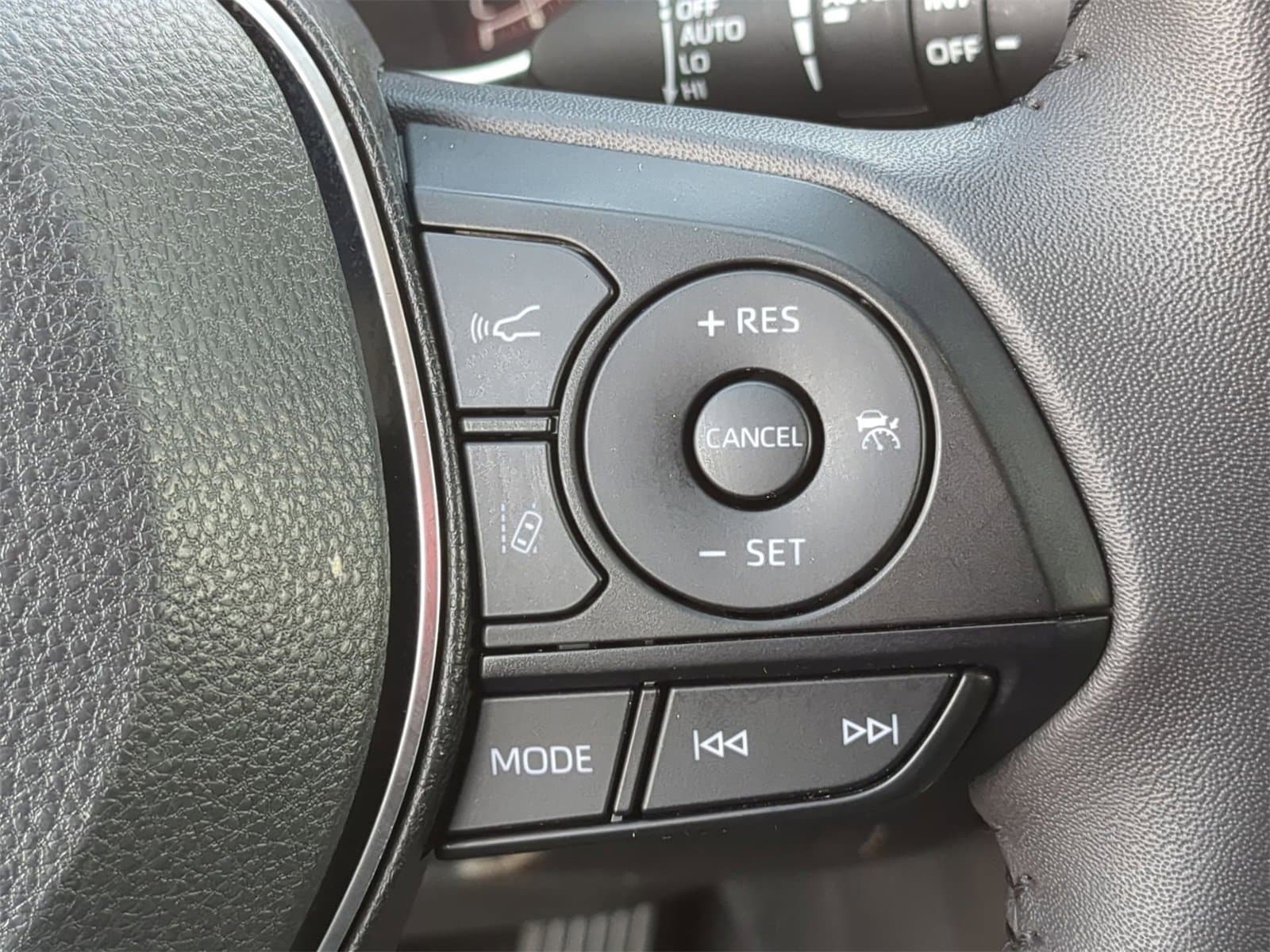 Thumbnail: 2025 Toyota RAV4 - 31