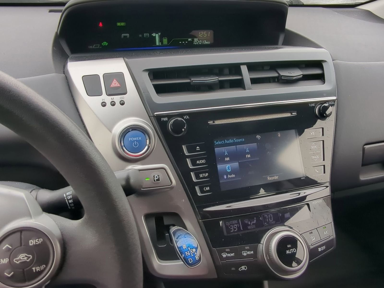 Thumbnail: 2017 Toyota Prius v - 27