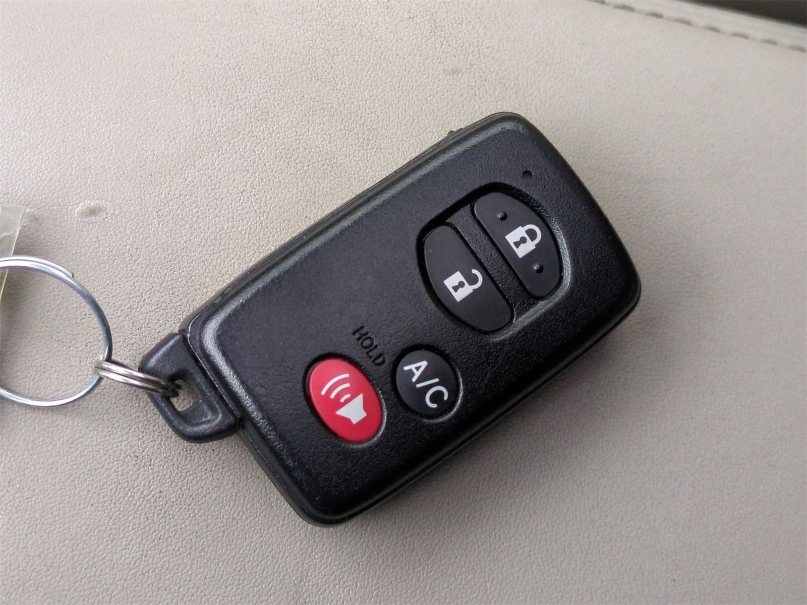 Thumbnail: 2012 Toyota Prius - 34