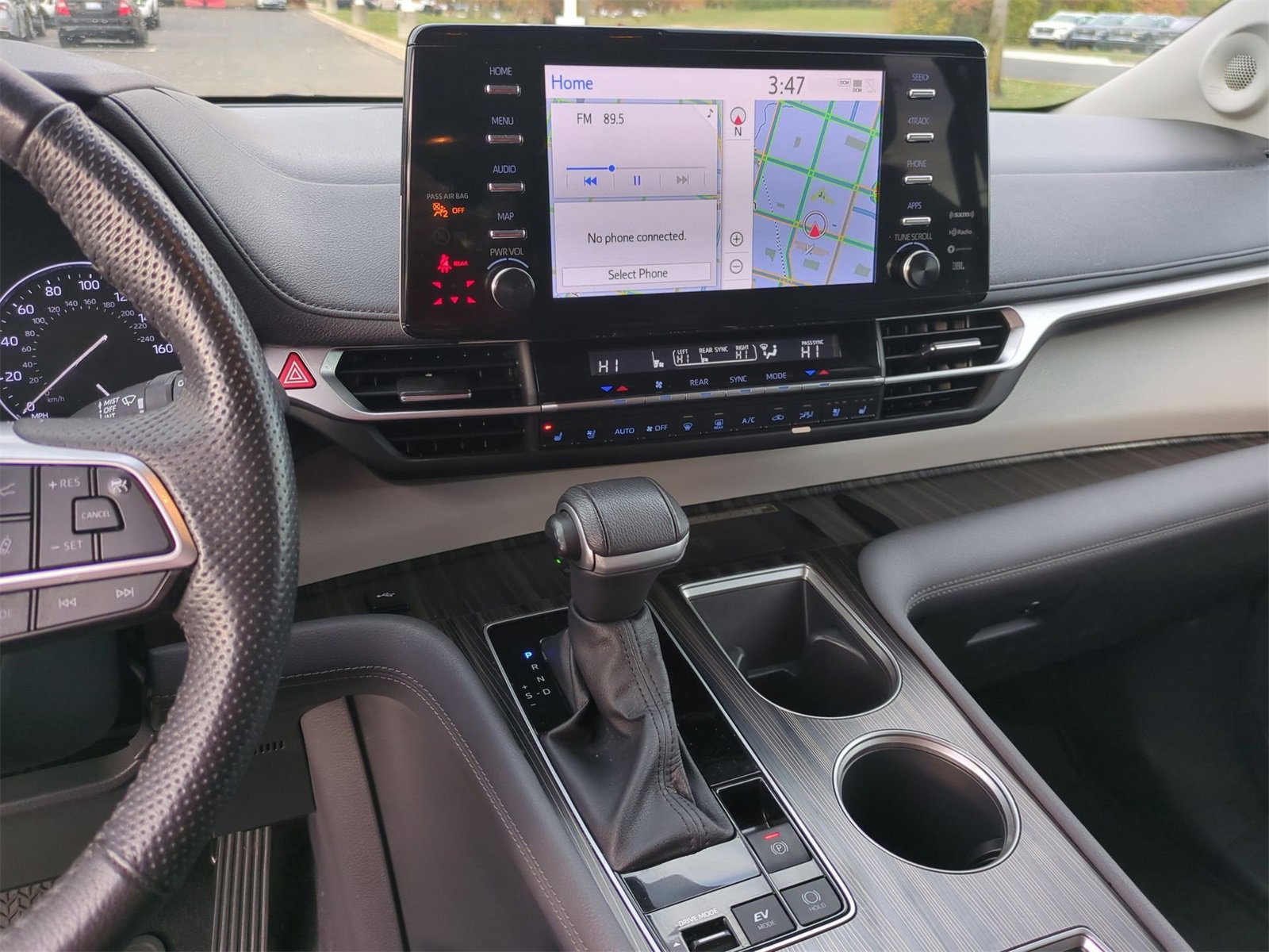 Thumbnail: 2024 Toyota Sienna - 27