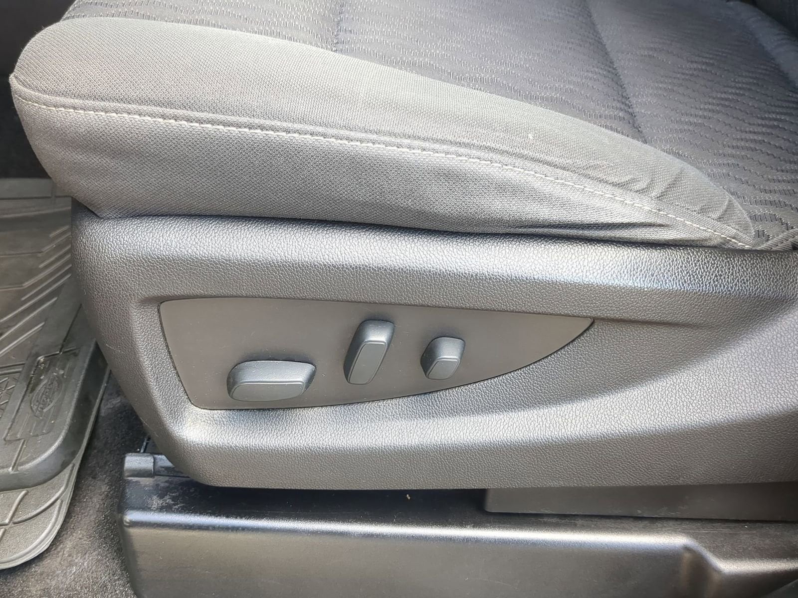 Thumbnail: 2017 Chevrolet Suburban - 17