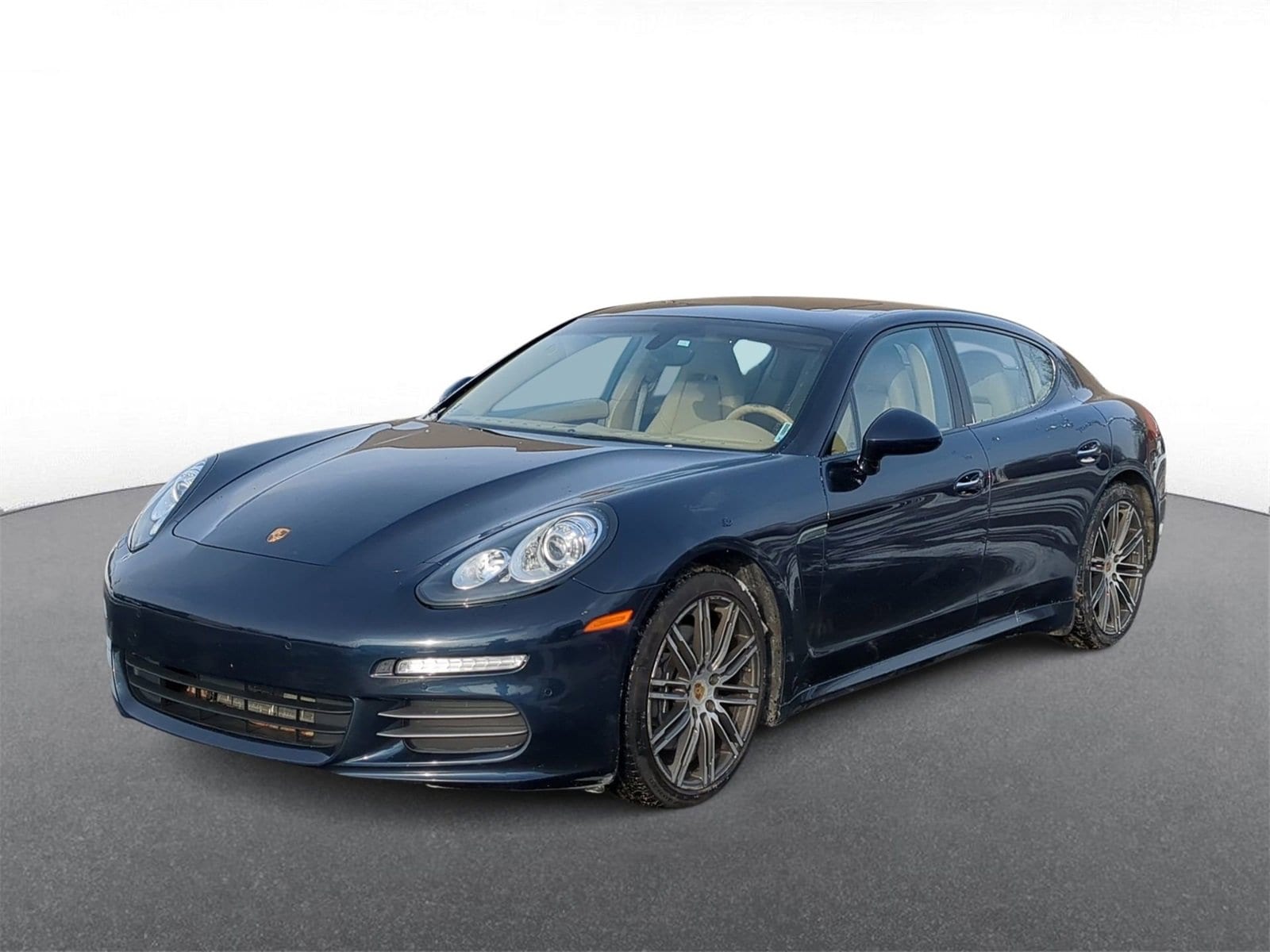 Thumbnail: 2015 Porsche Panamera - 4