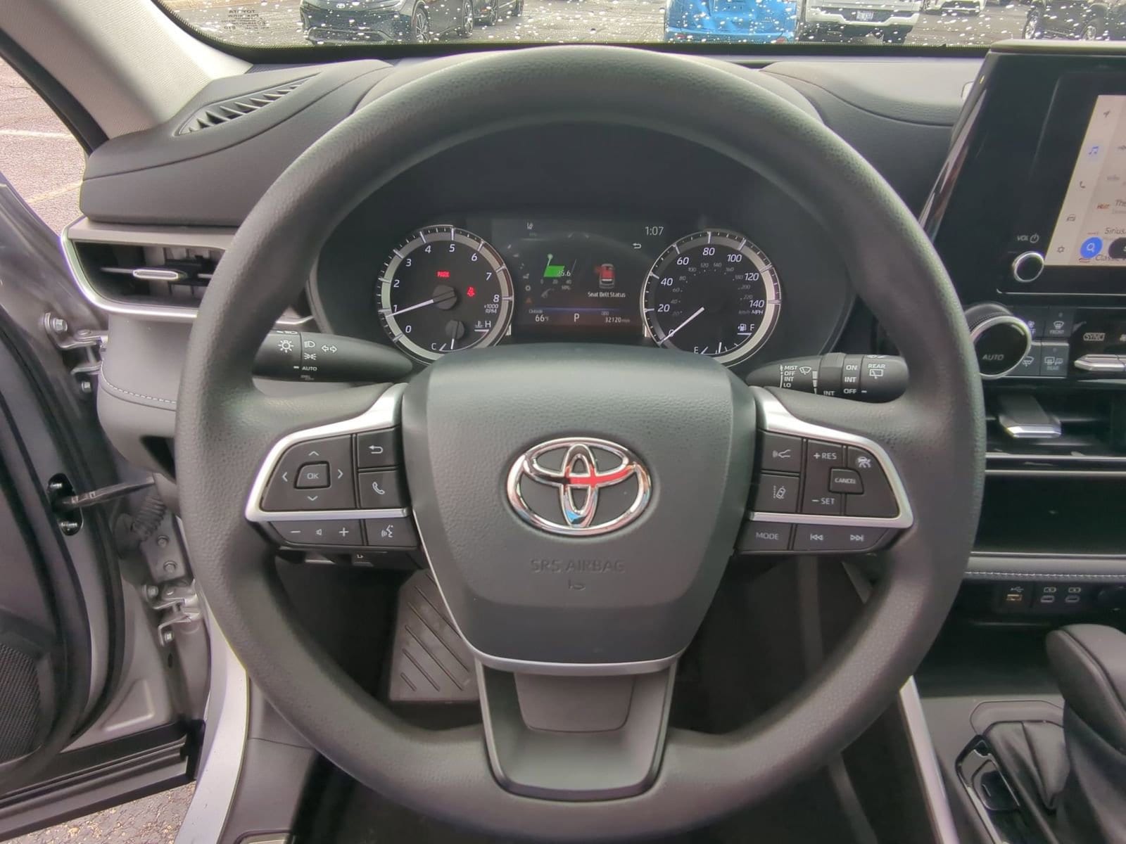 Thumbnail: 2023 Toyota Highlander - 22