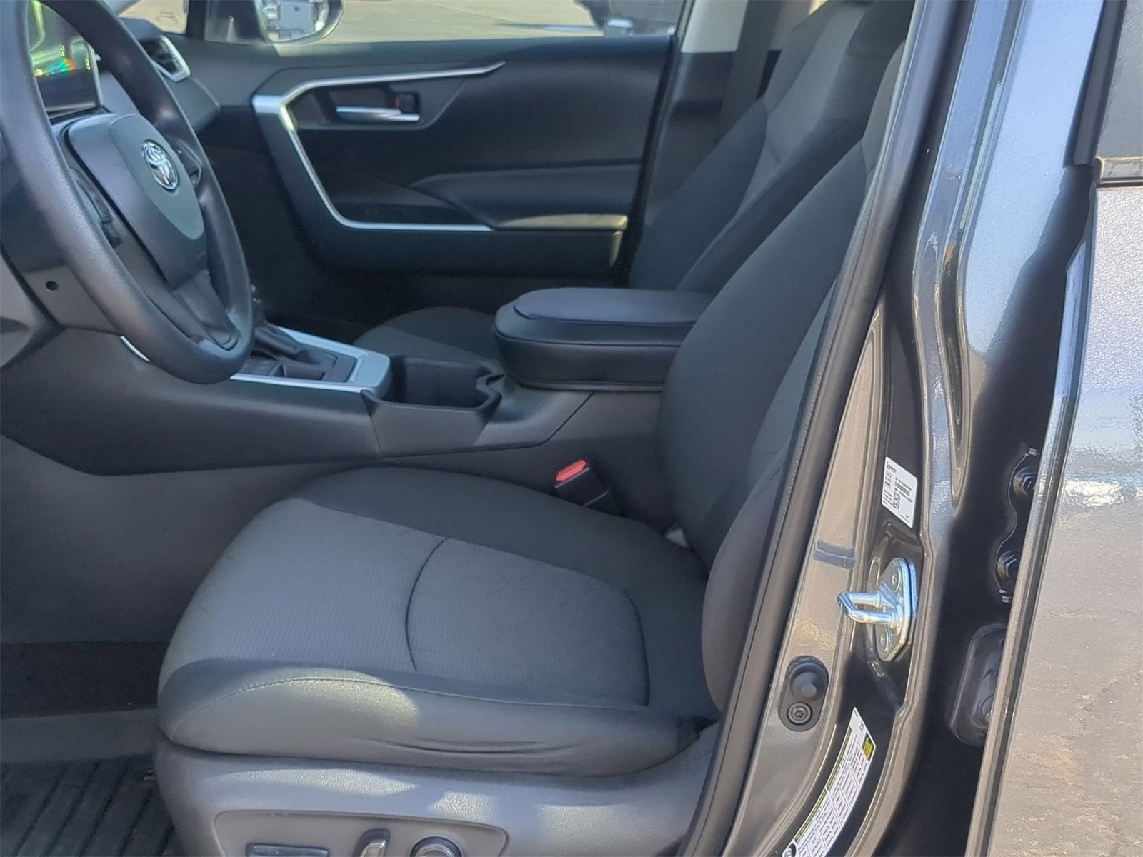 Thumbnail: 2023 Toyota RAV4 - 23