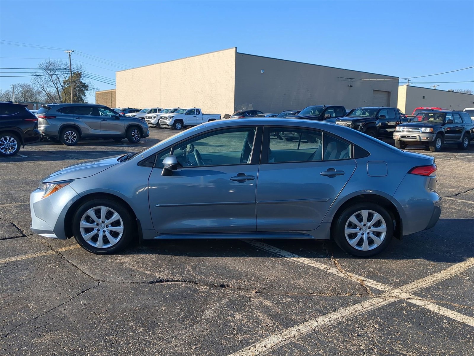 Thumbnail: 2023 Toyota Corolla - 11