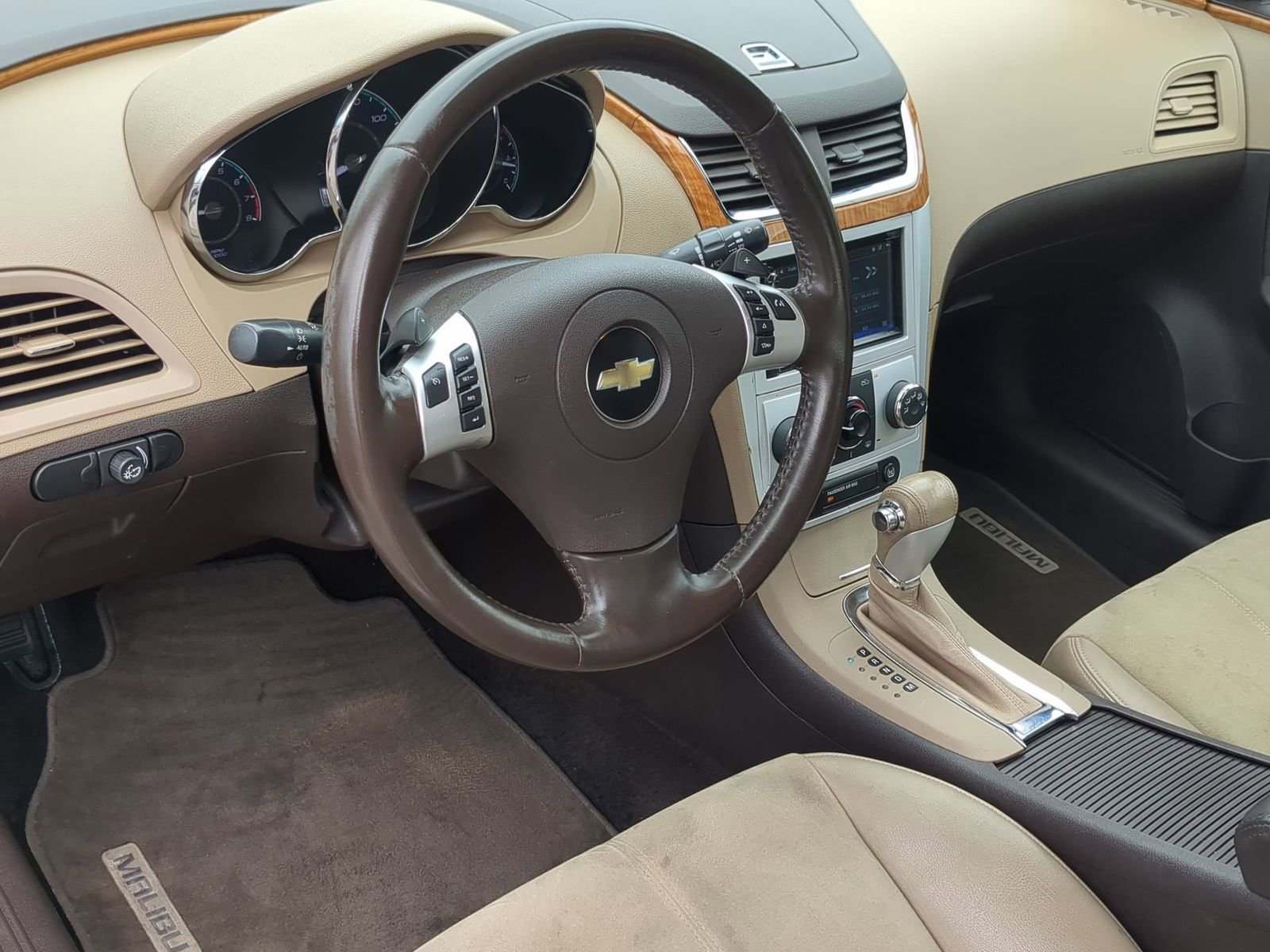 Thumbnail: 2010 Chevrolet Malibu - 10