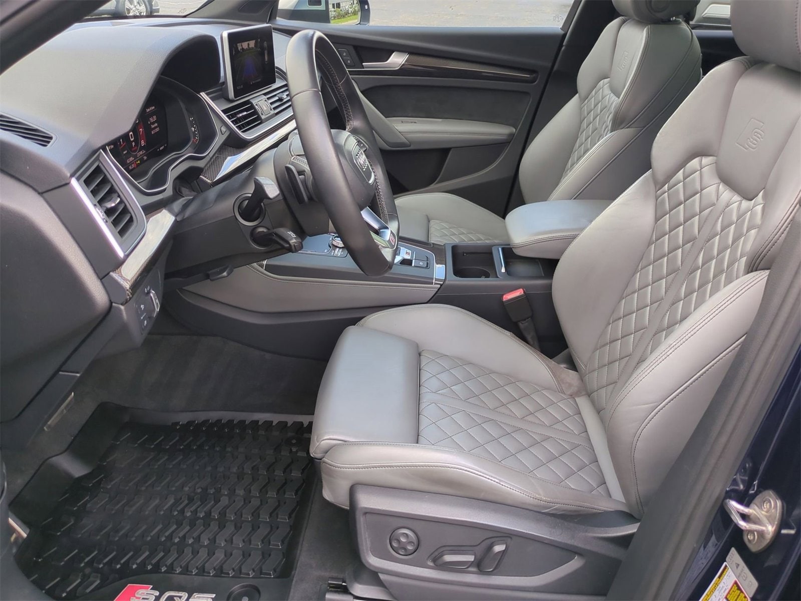 Thumbnail: 2018 Audi SQ5 - 16