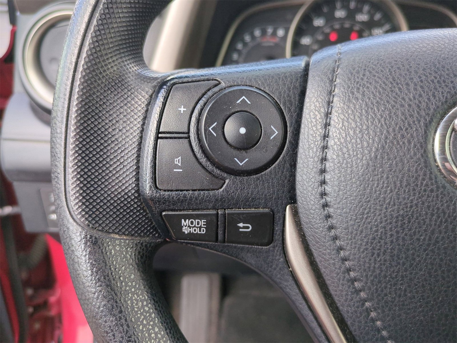 Thumbnail: 2014 Toyota RAV4 - 21